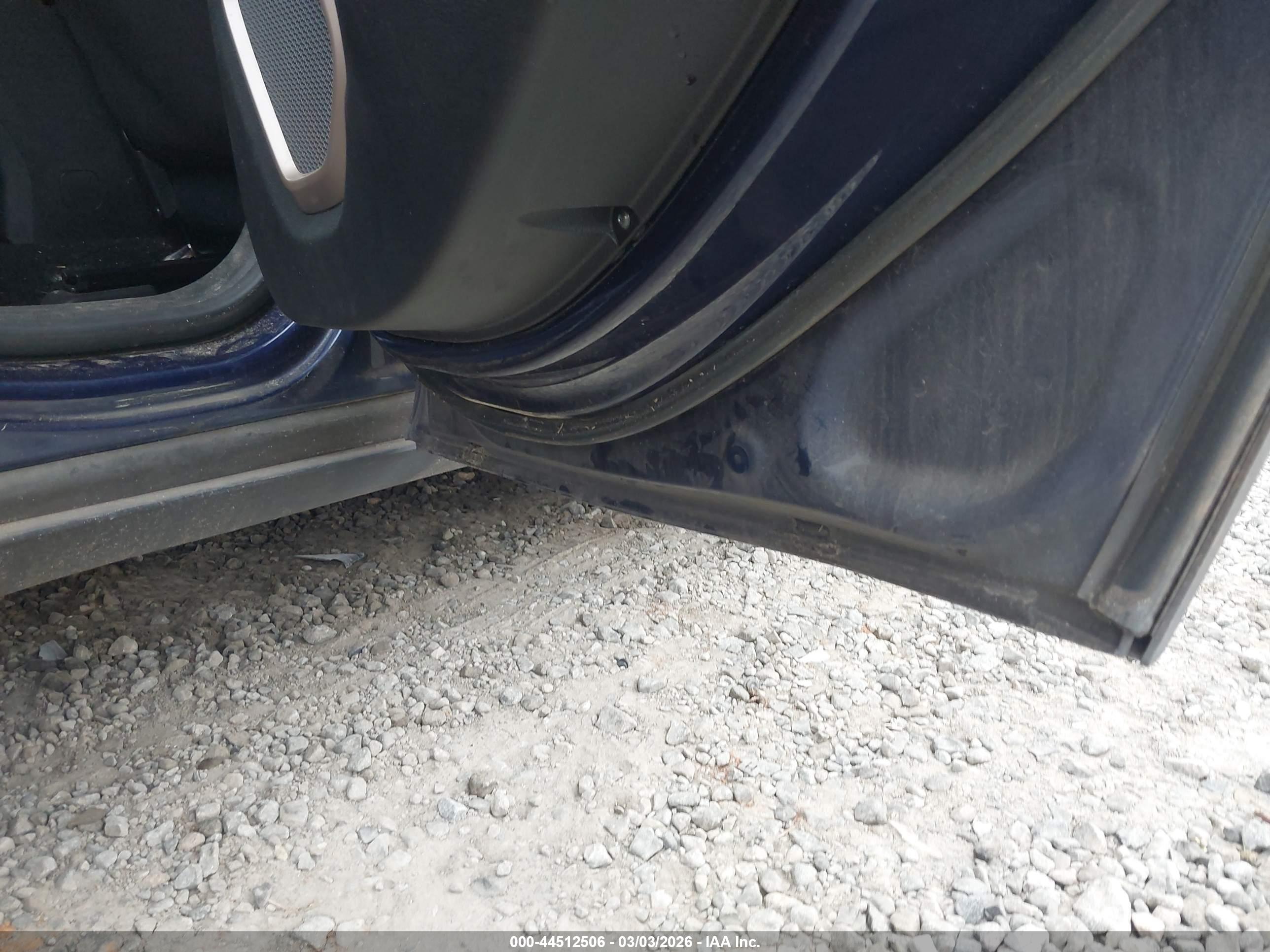 JEEP RENEGADE image 8
