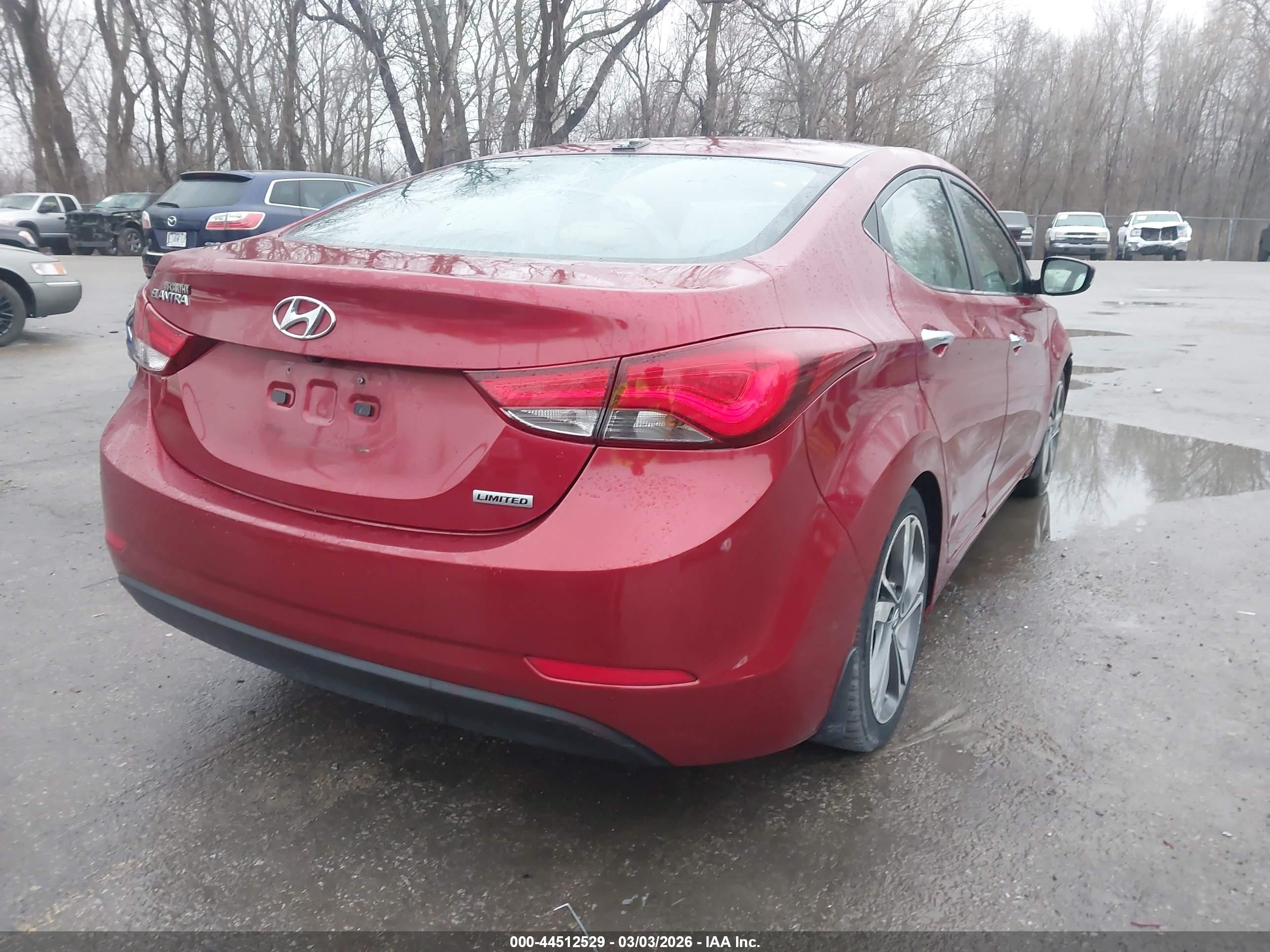 HYUNDAI ELANTRA image 4