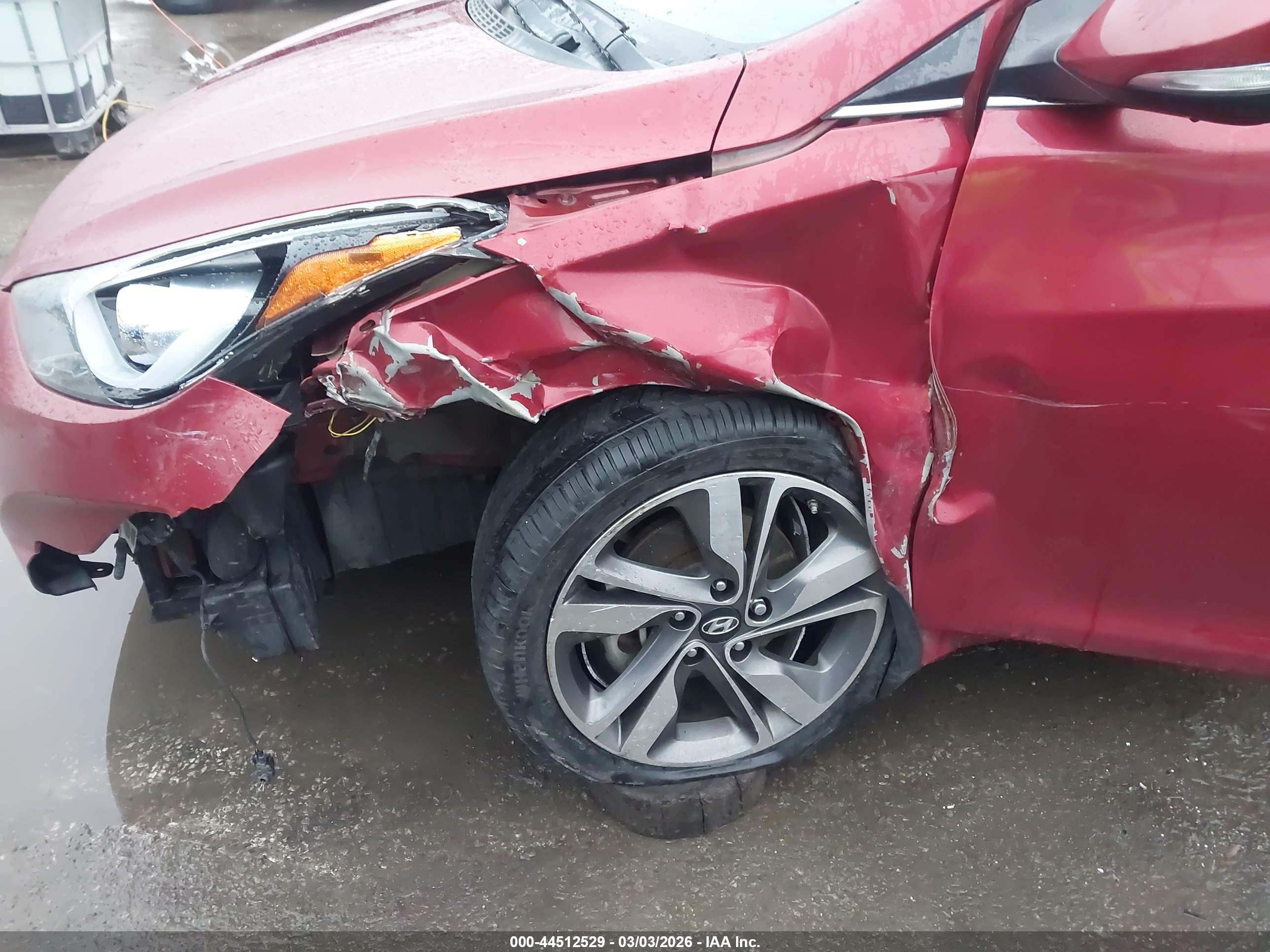 HYUNDAI ELANTRA image 6