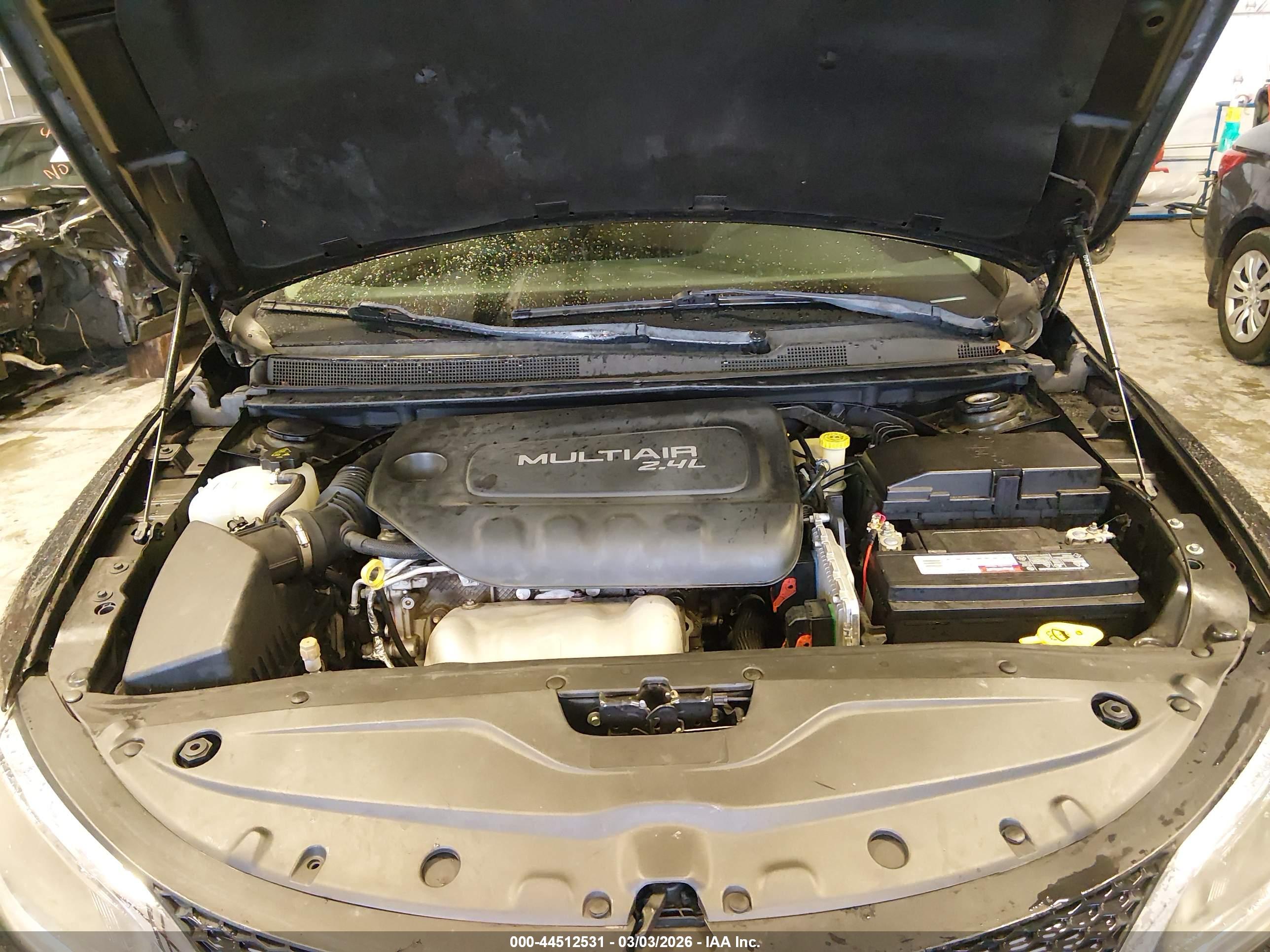CHRYSLER 200 image 10