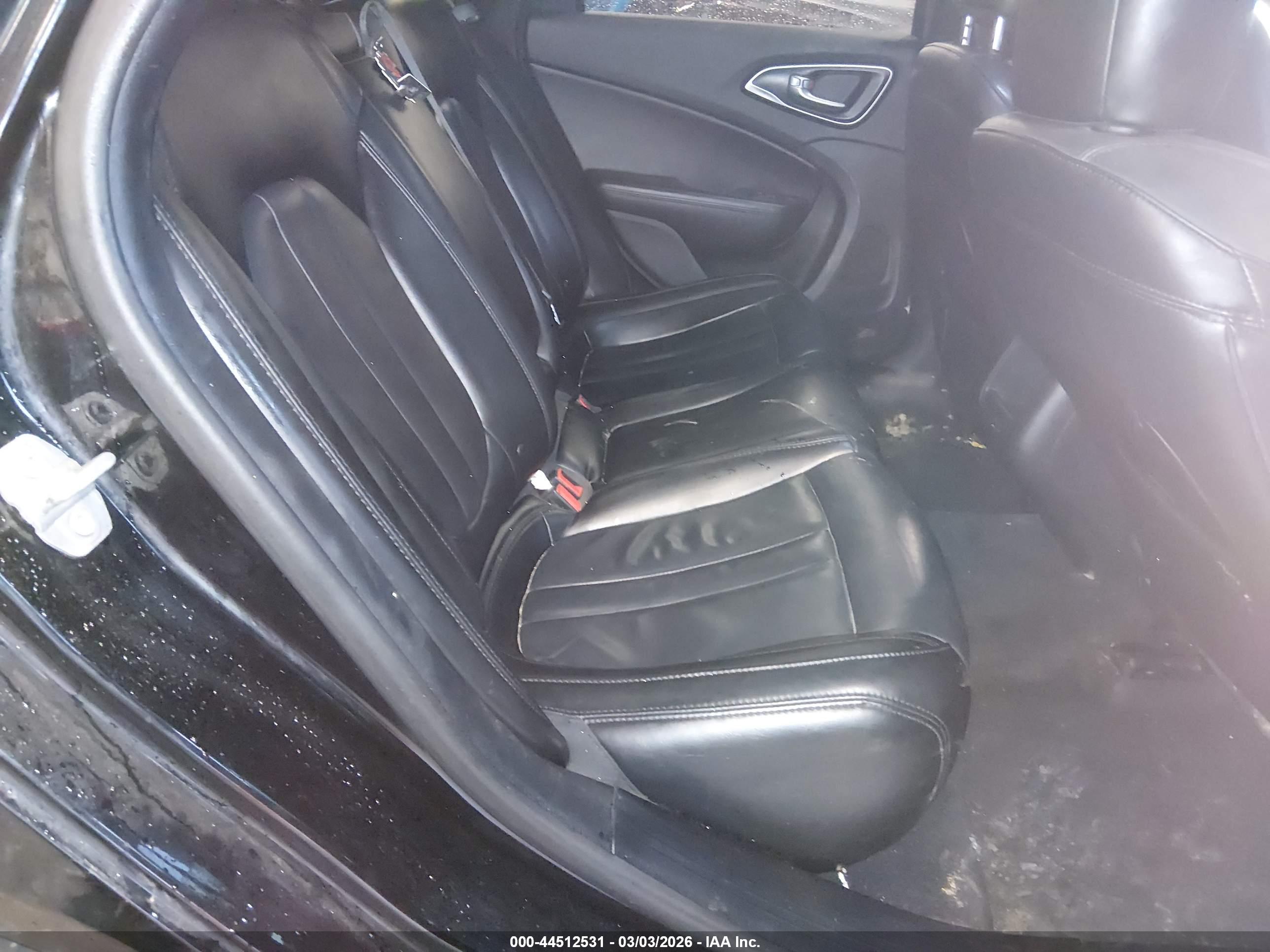 CHRYSLER 200 image 8