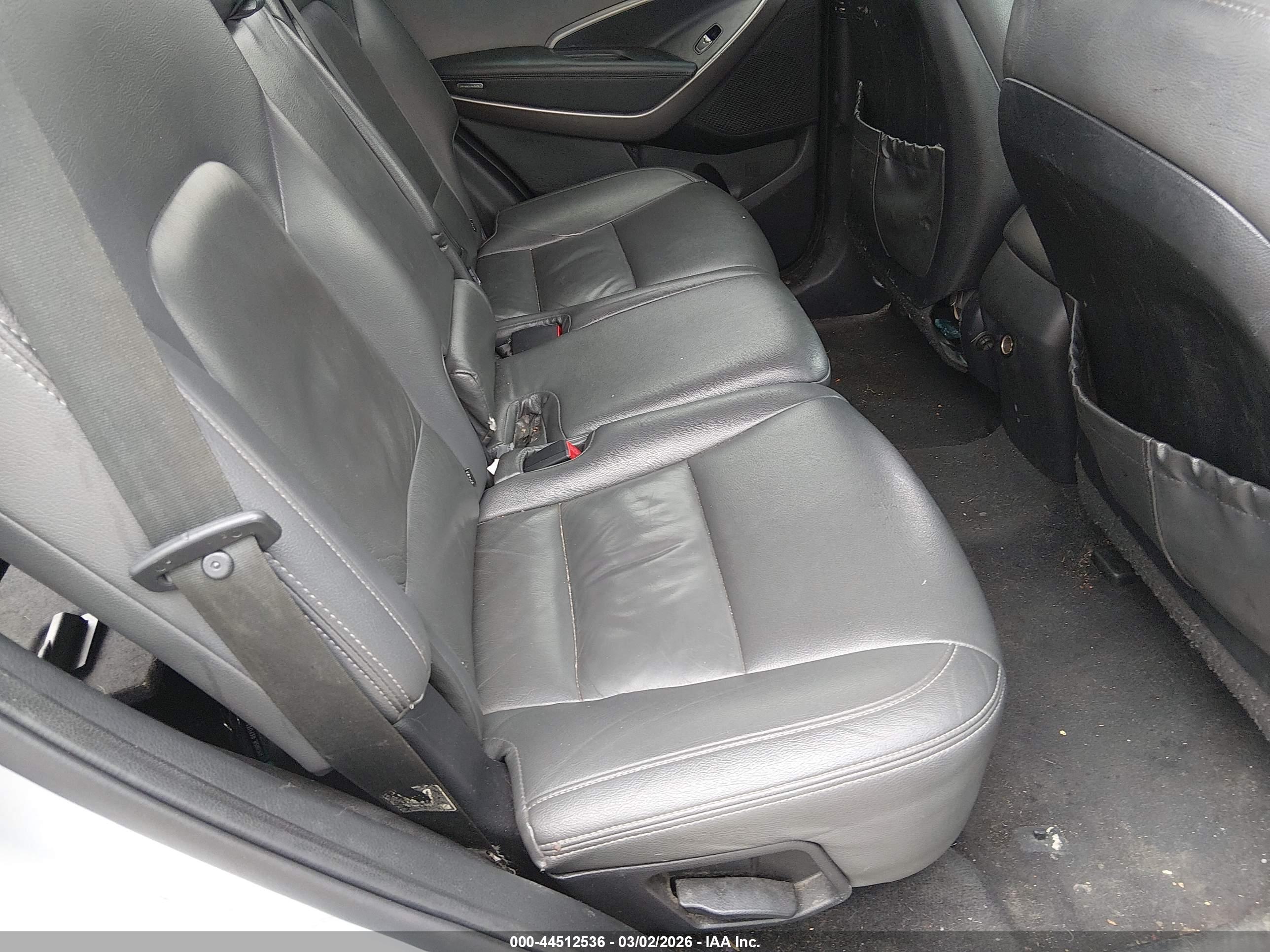 HYUNDAI SANTA image 8