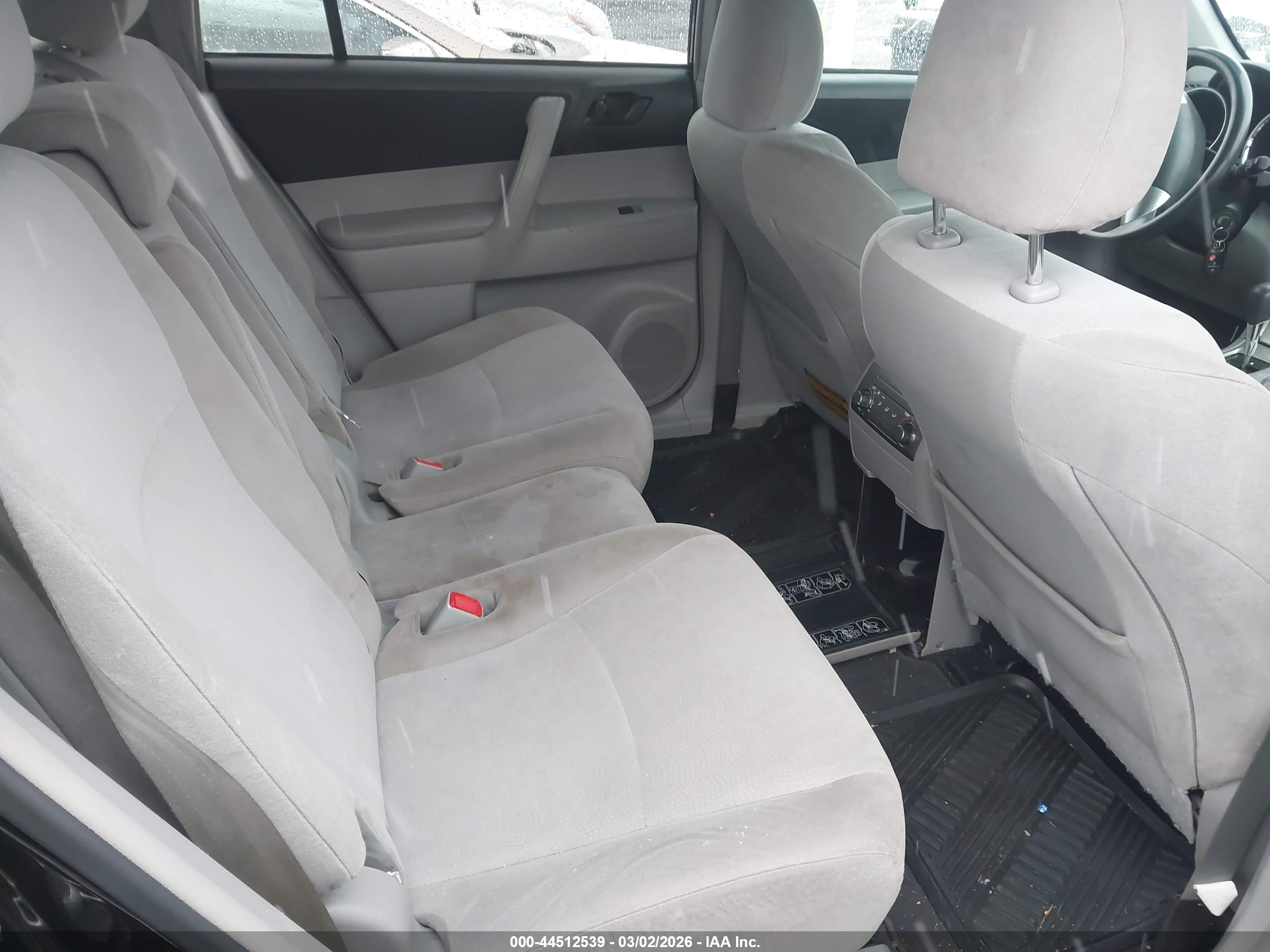 TOYOTA HIGHLANDER image 8