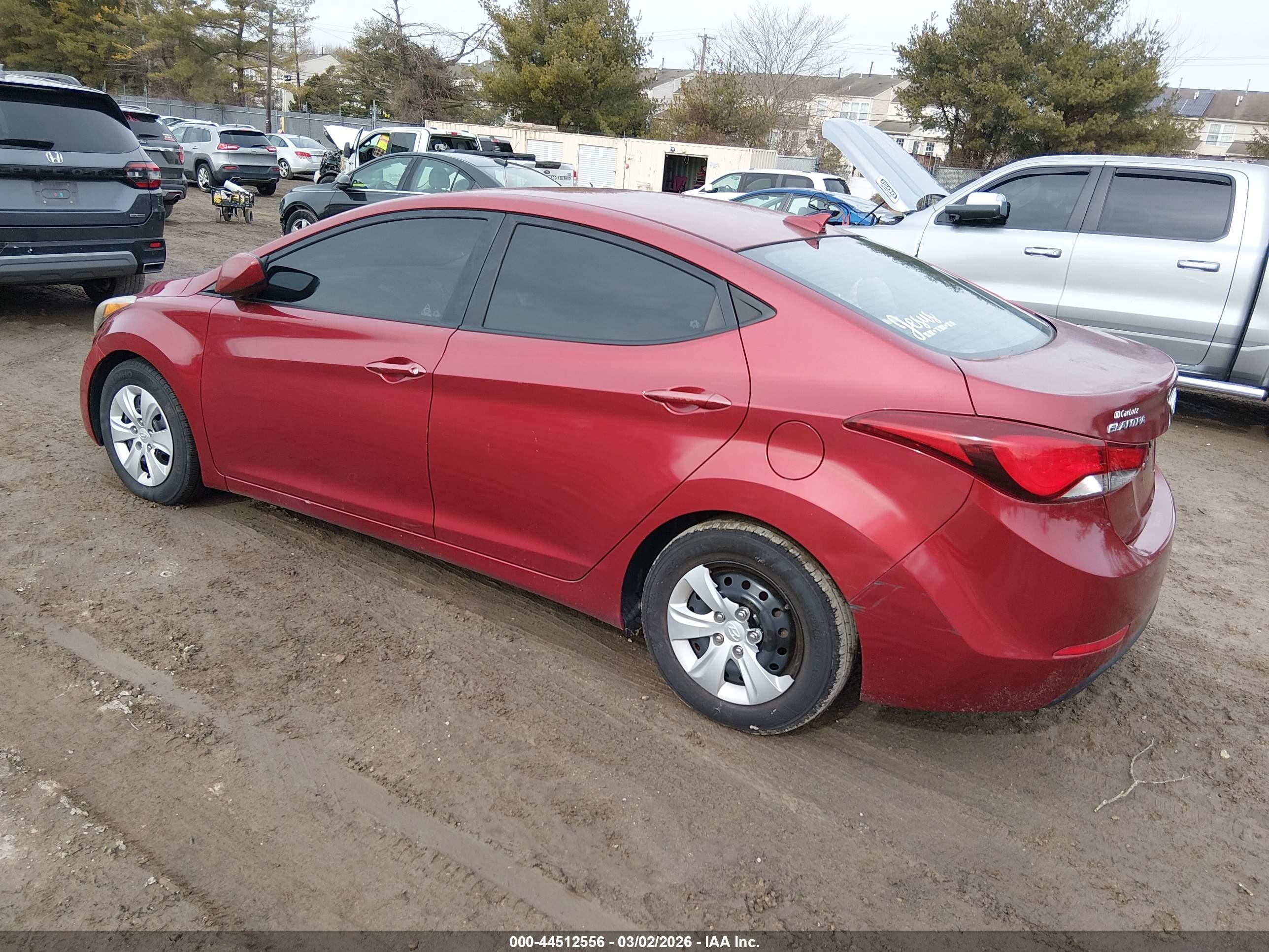 HYUNDAI ELANTRA image 3