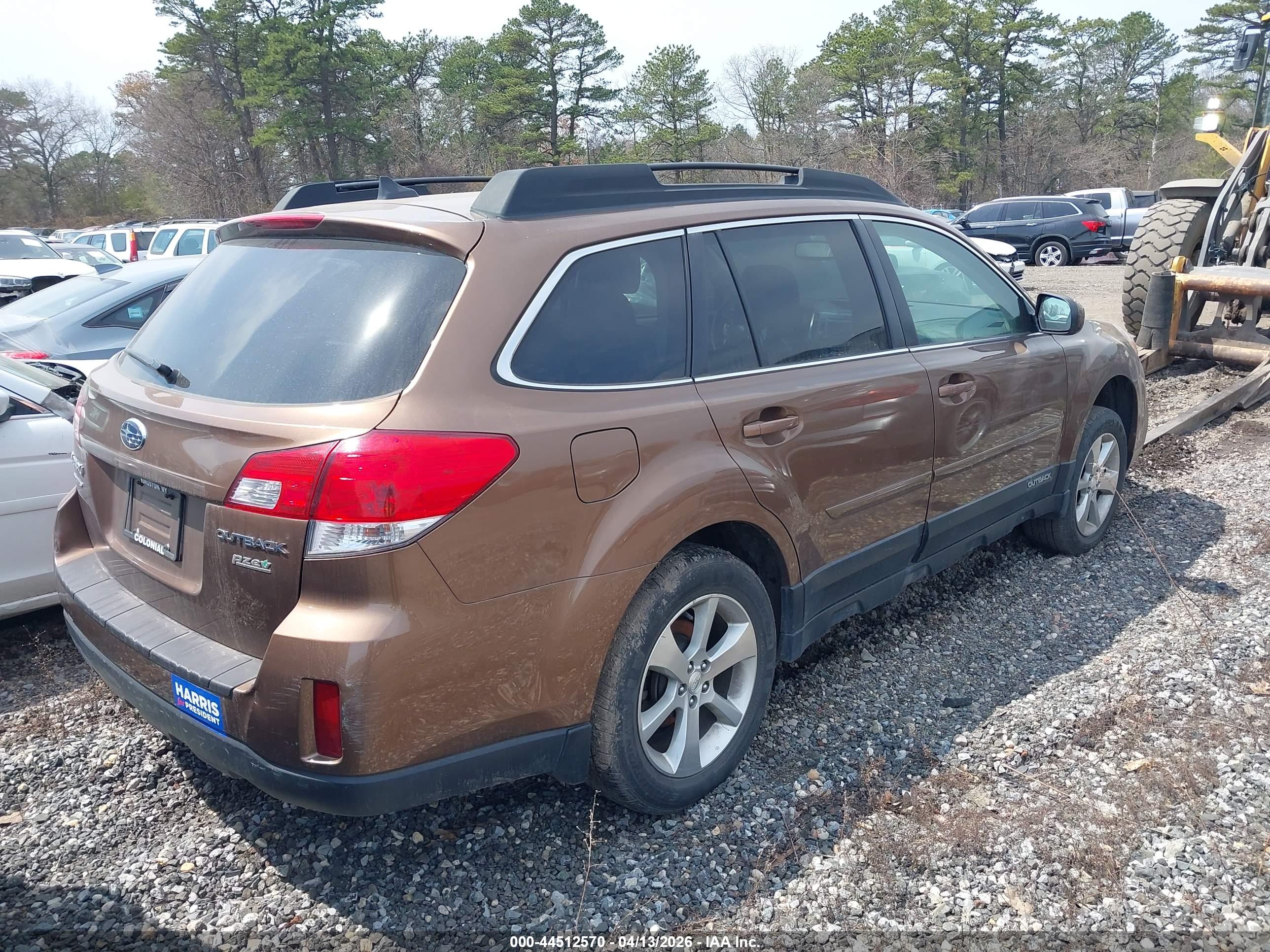 SUBARU OUTBACK image 4