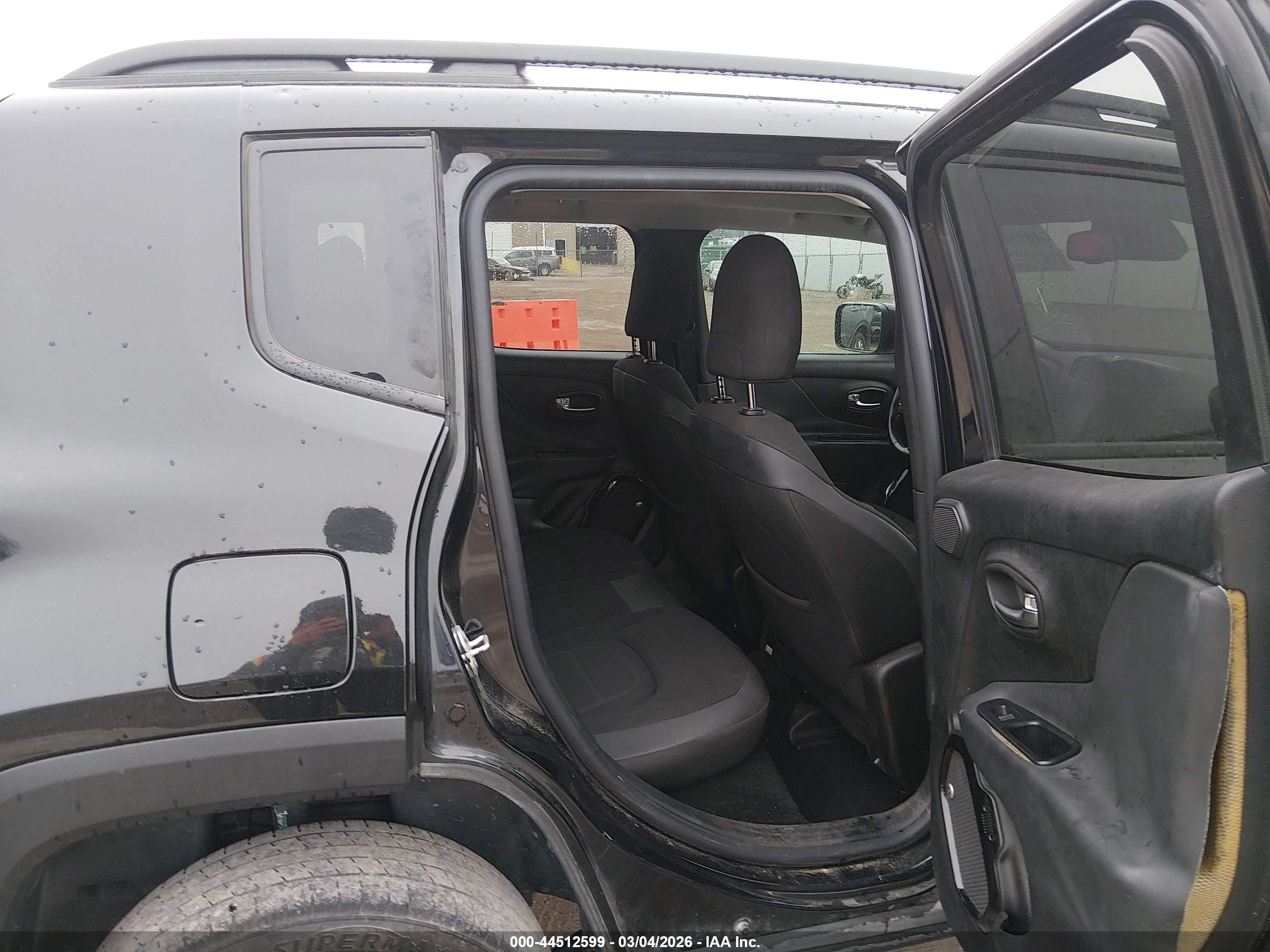 JEEP RENEGADE image 8