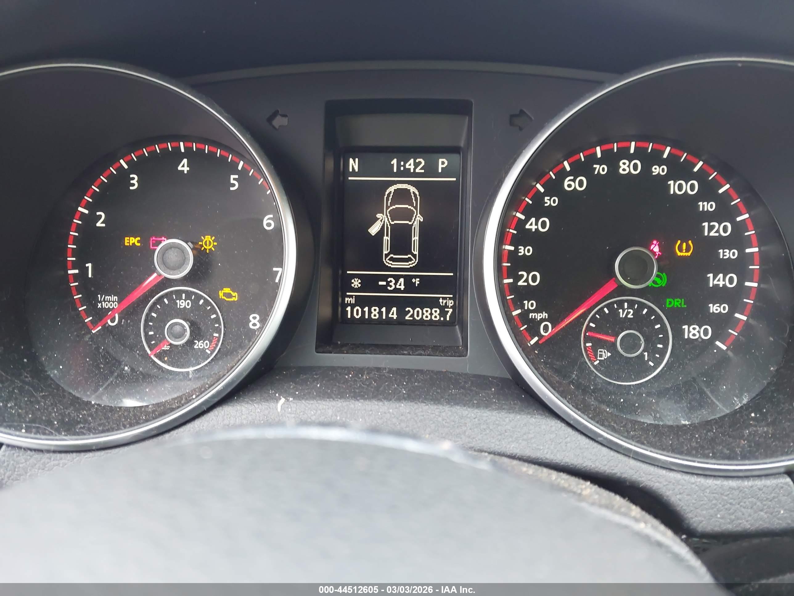 VOLKSWAGEN GTI image 7