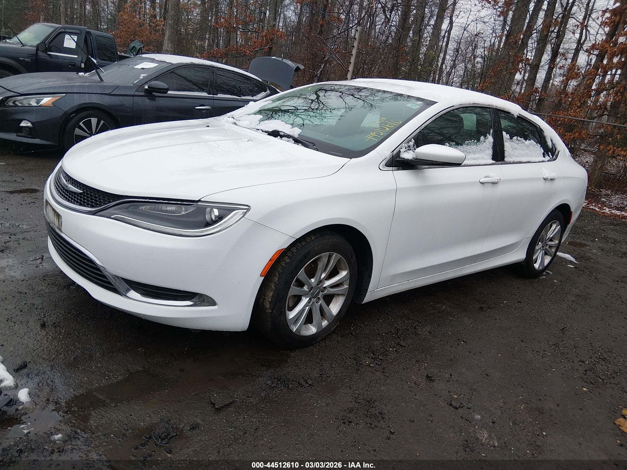CHRYSLER 200 image 2
