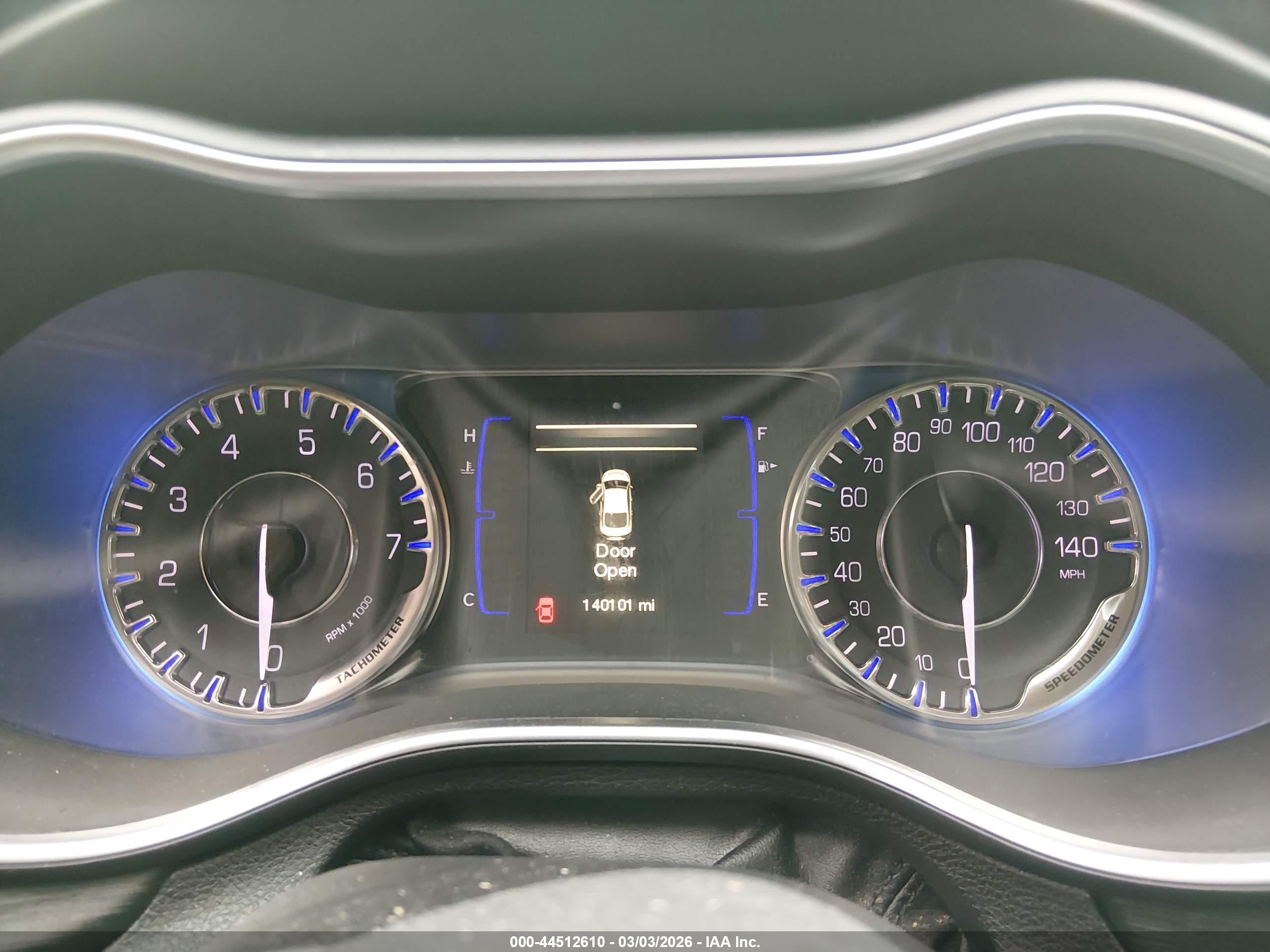 CHRYSLER 200 image 7