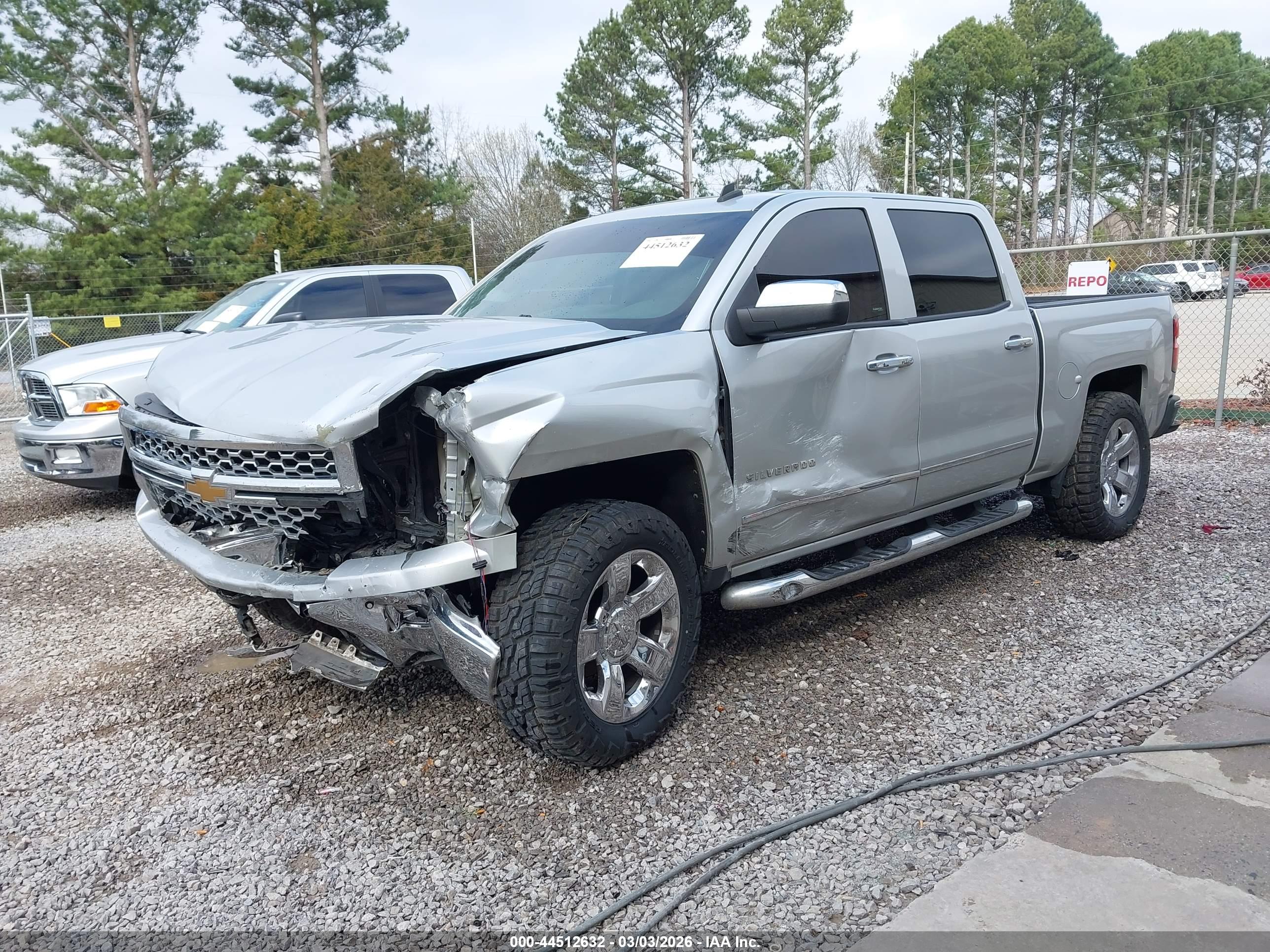 CHEVROLET SILVERADO image 2
