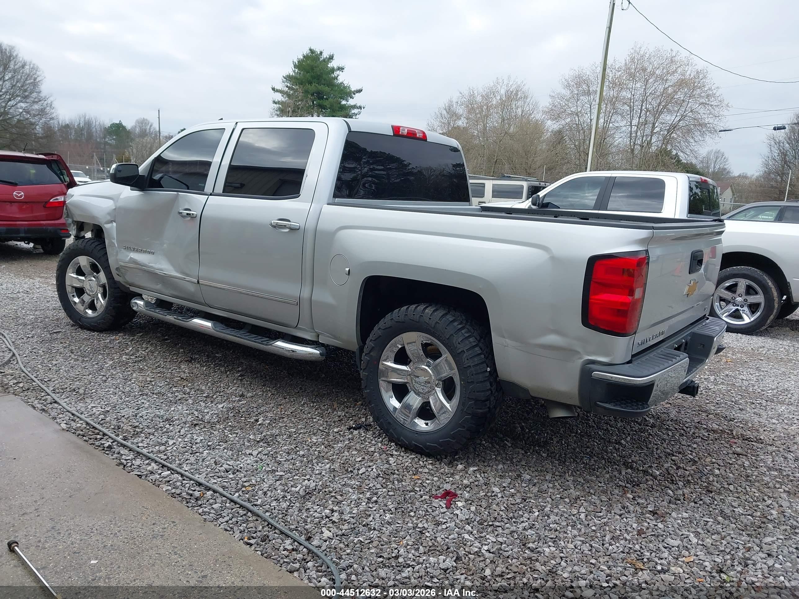 CHEVROLET SILVERADO image 3