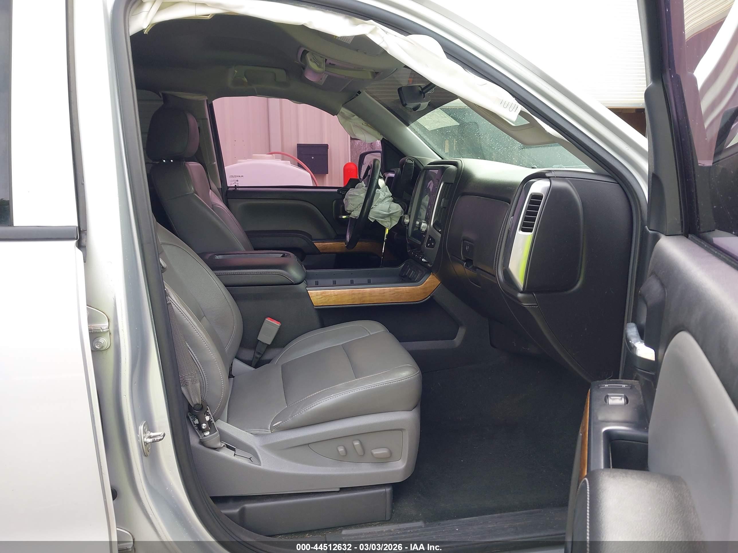 CHEVROLET SILVERADO image 5
