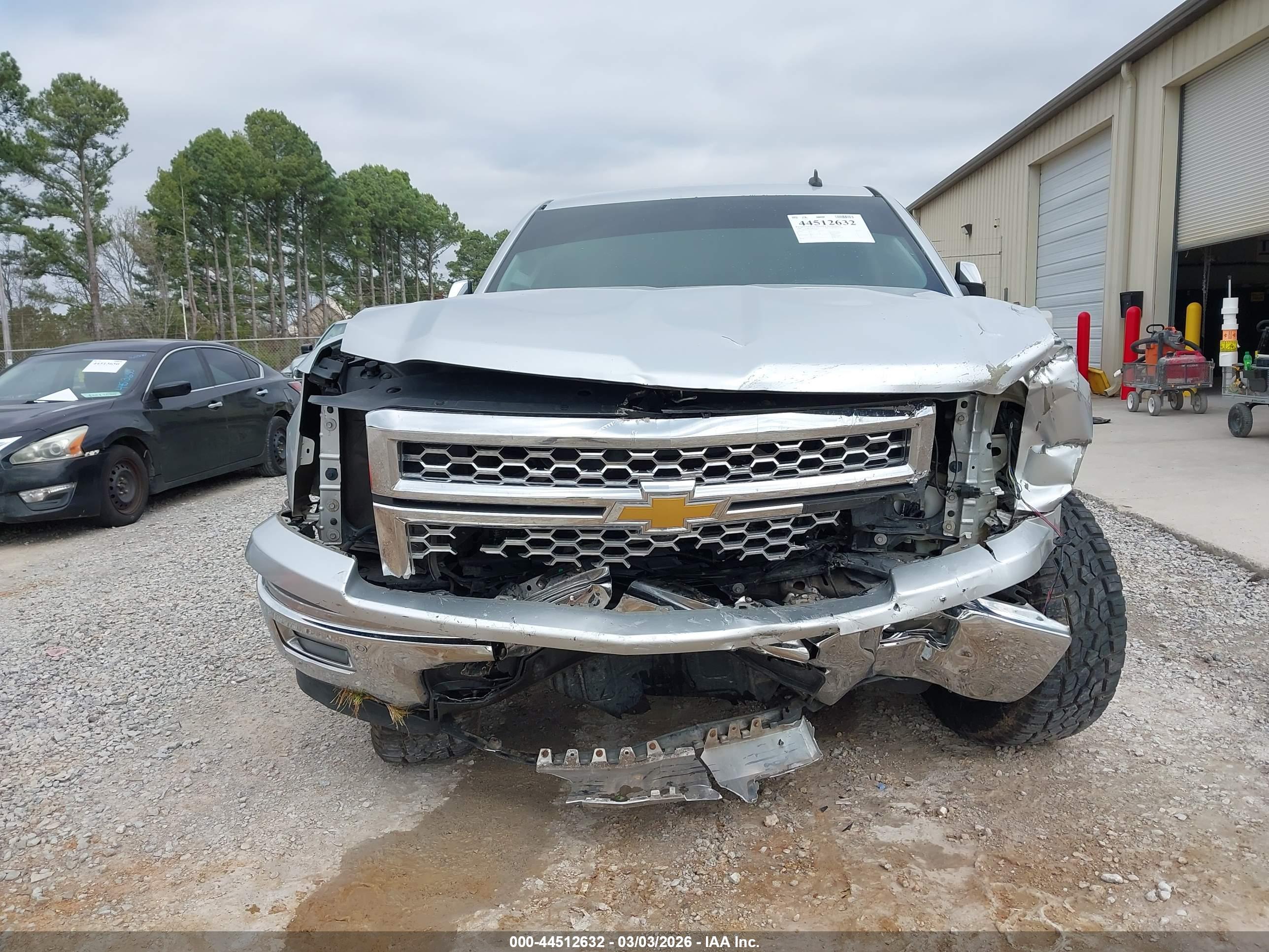 CHEVROLET SILVERADO image 6