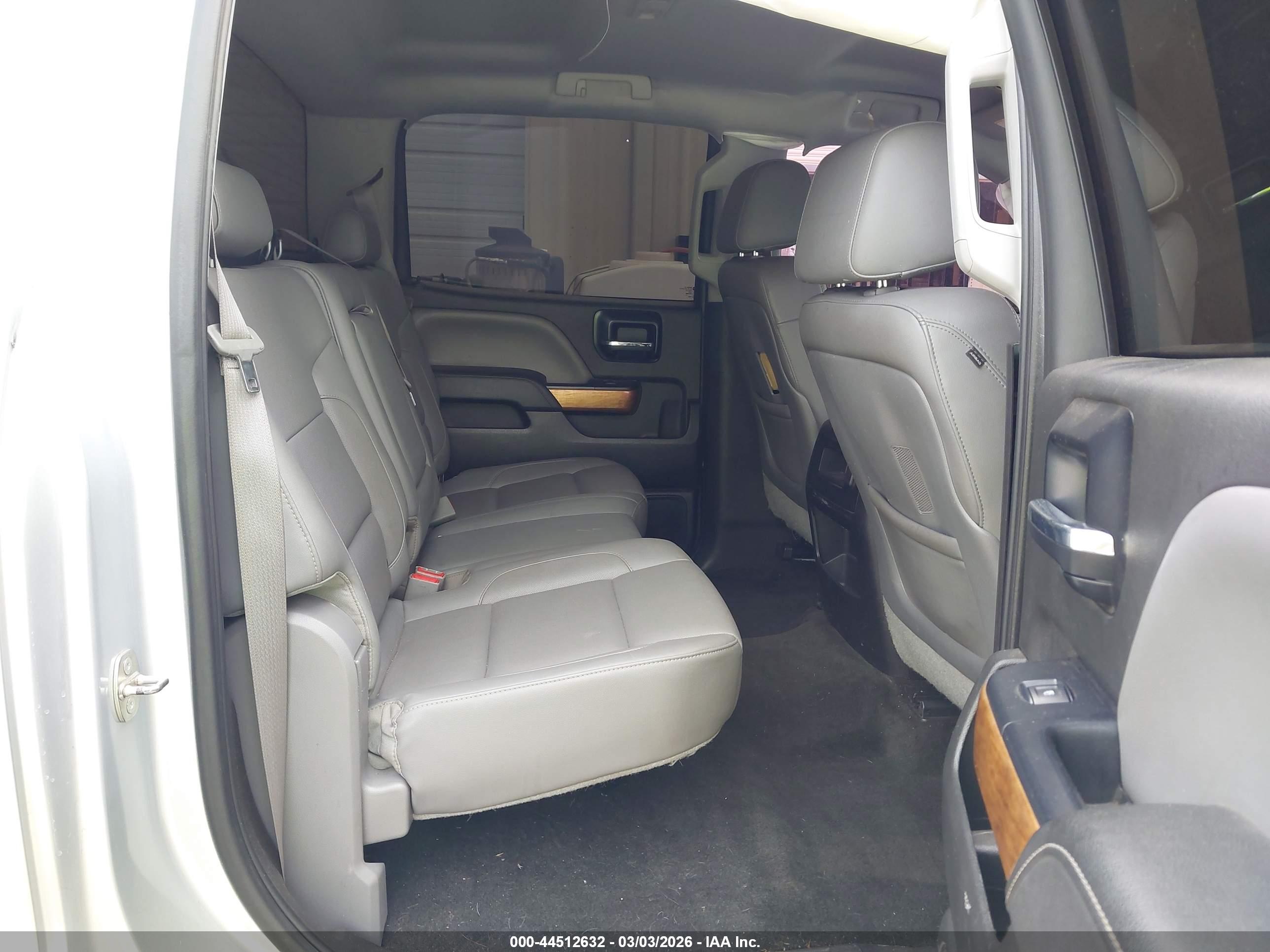 CHEVROLET SILVERADO image 8