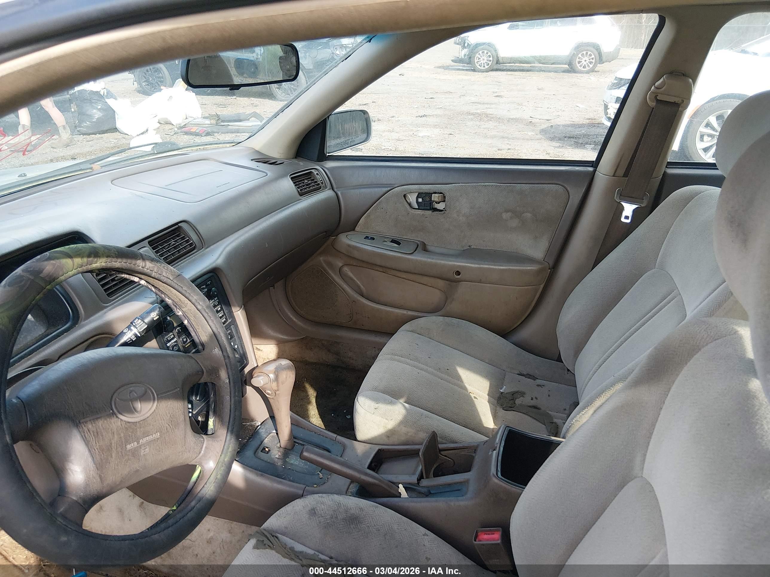 TOYOTA CAMRY image 5
