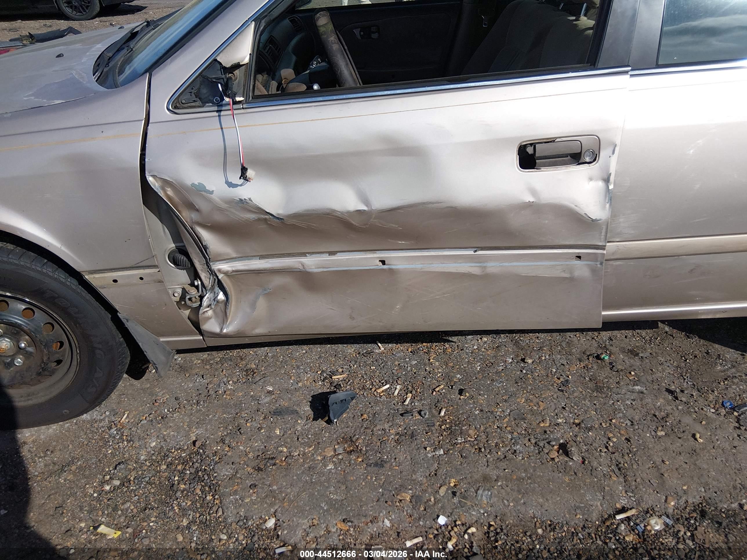 TOYOTA CAMRY image 6