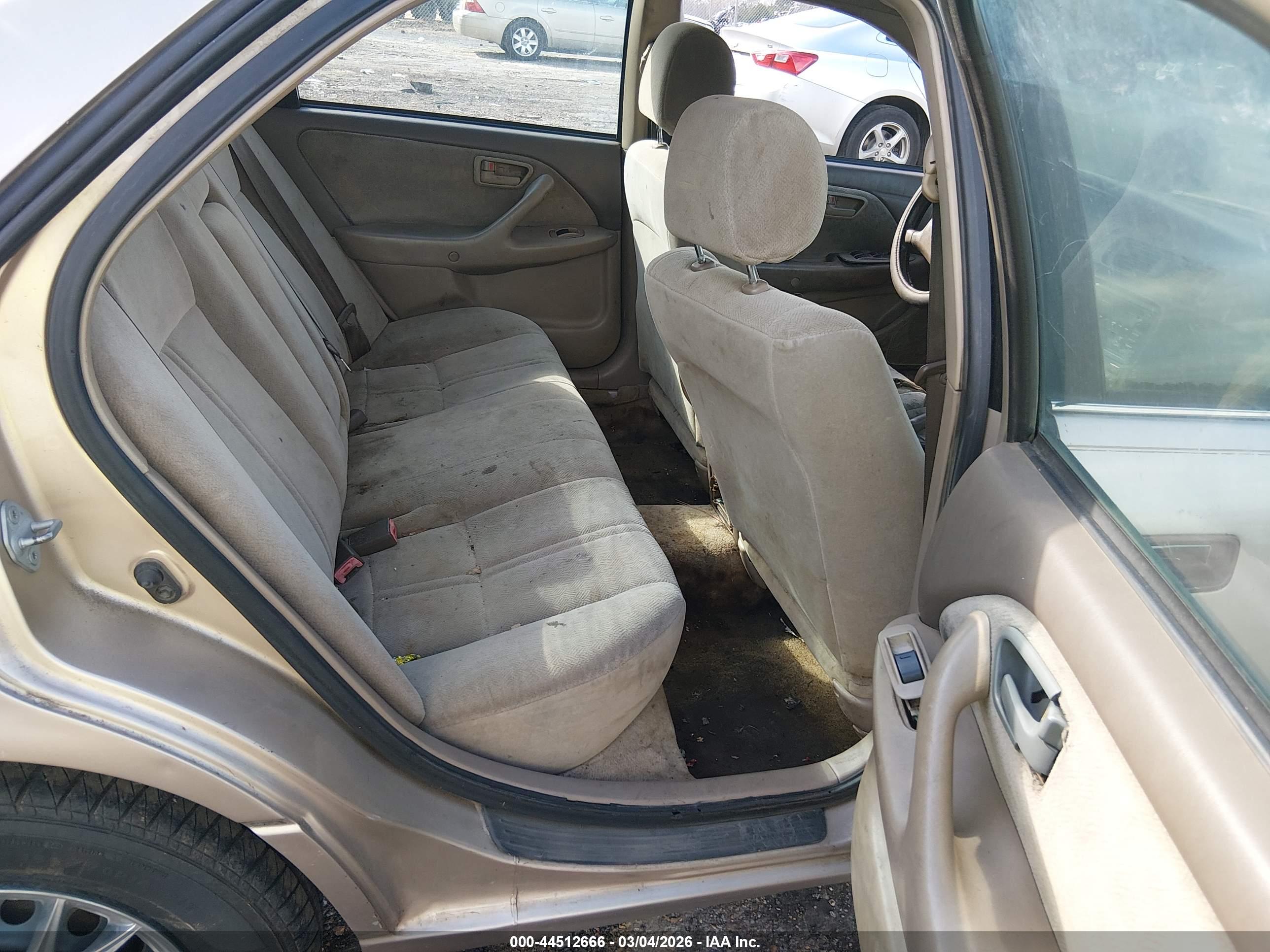 TOYOTA CAMRY image 8