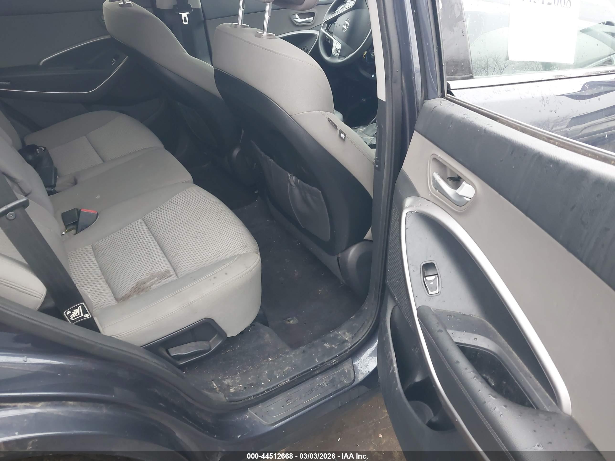 HYUNDAI SANTA image 8