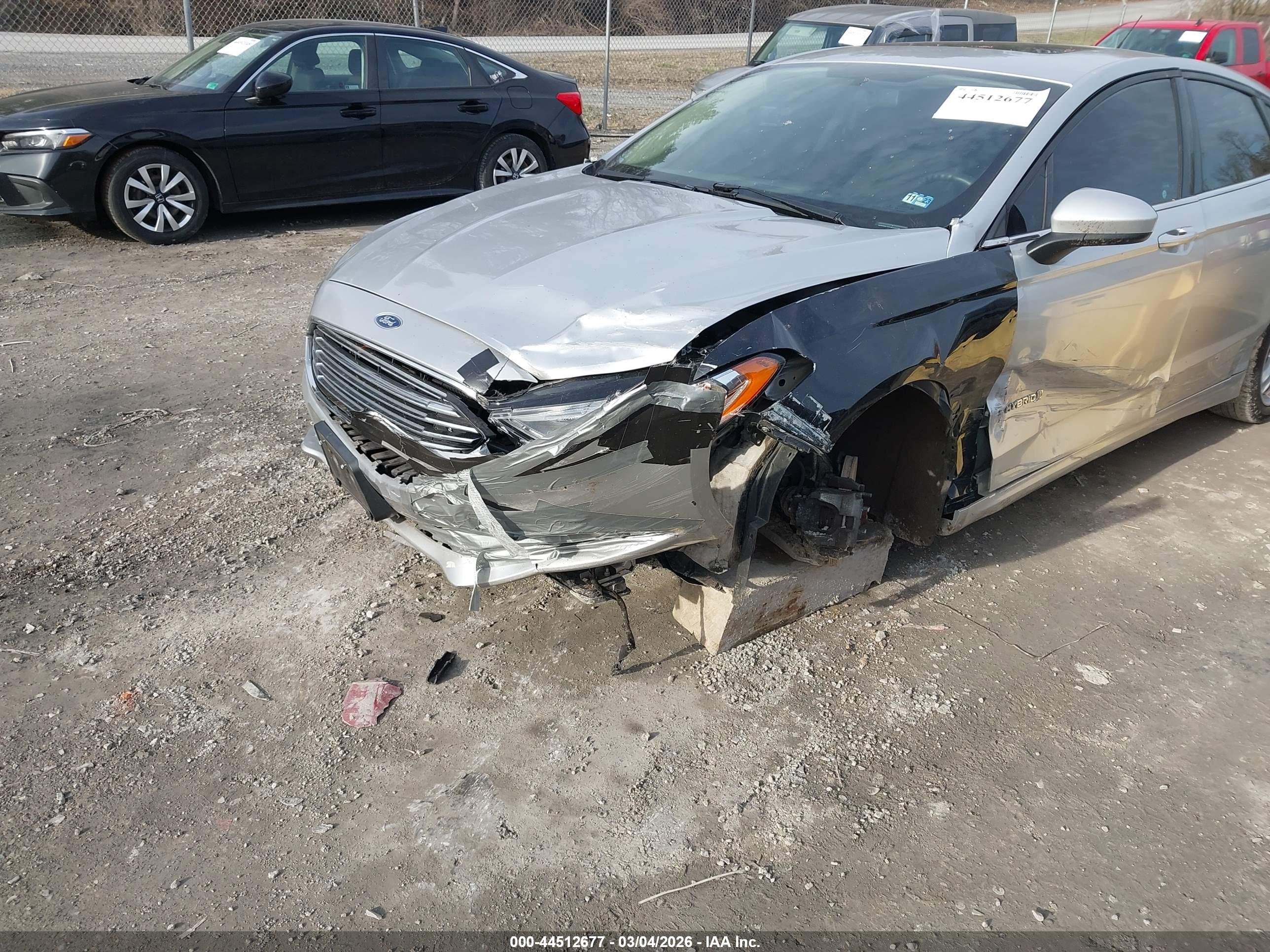 FORD FUSION image 6
