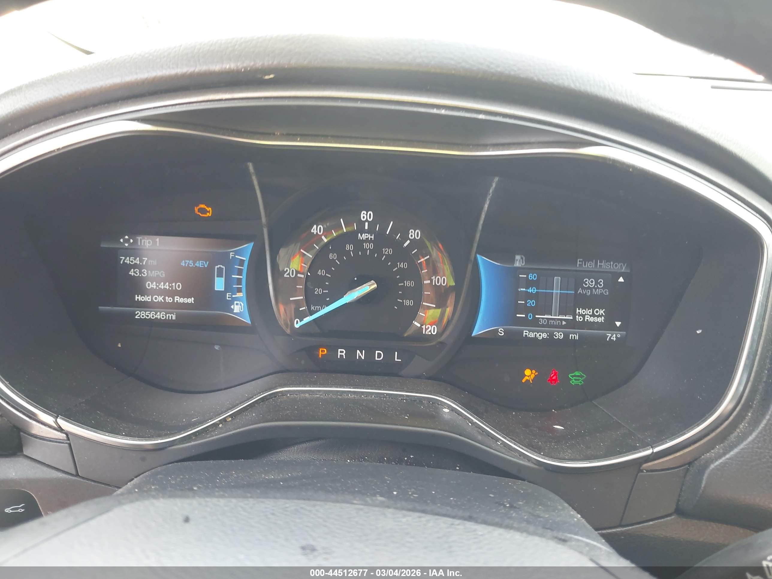 FORD FUSION image 7
