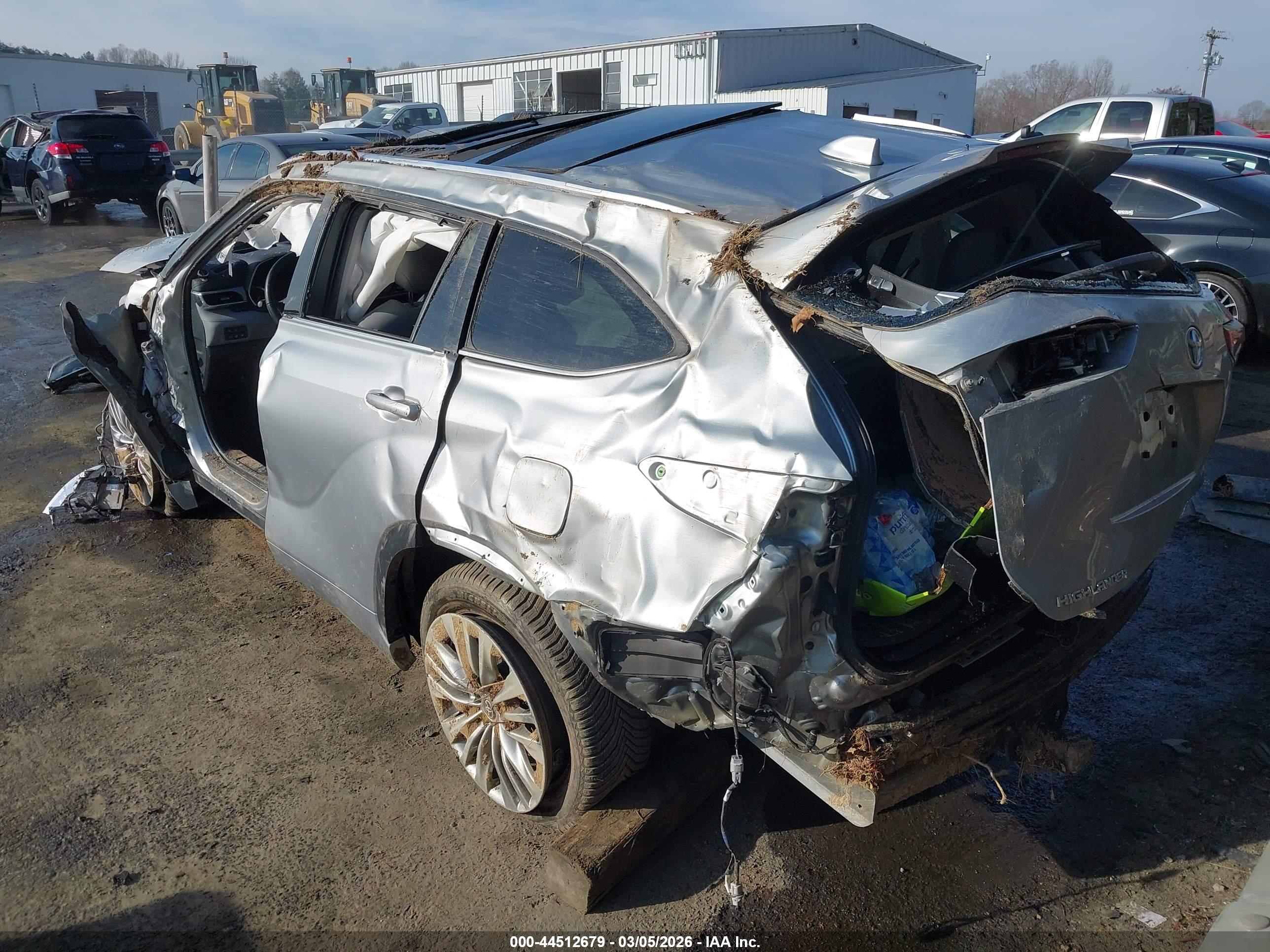 TOYOTA HIGHLANDER image 3