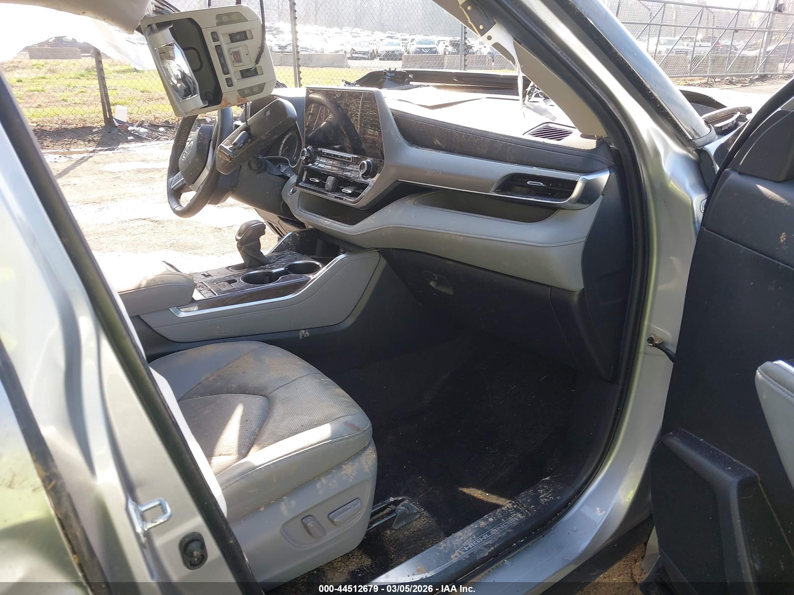 TOYOTA HIGHLANDER image 5