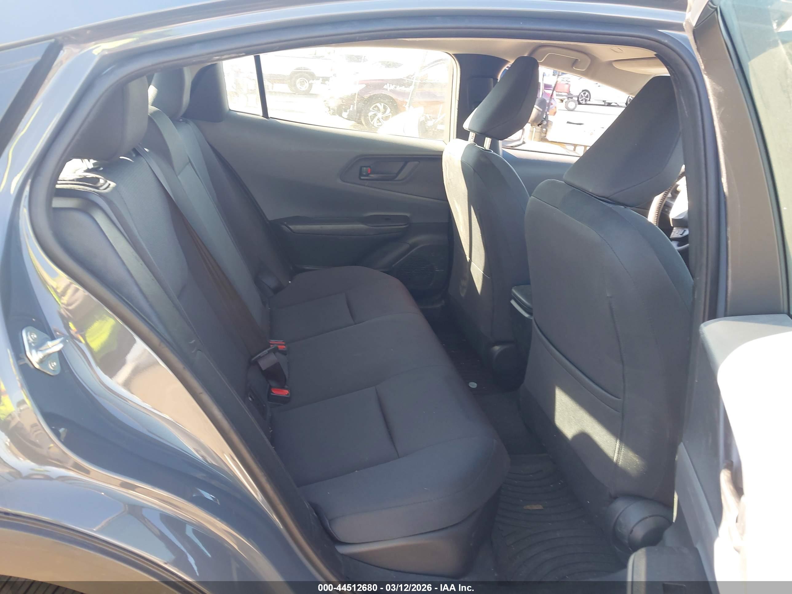 TOYOTA PRIUS image 8