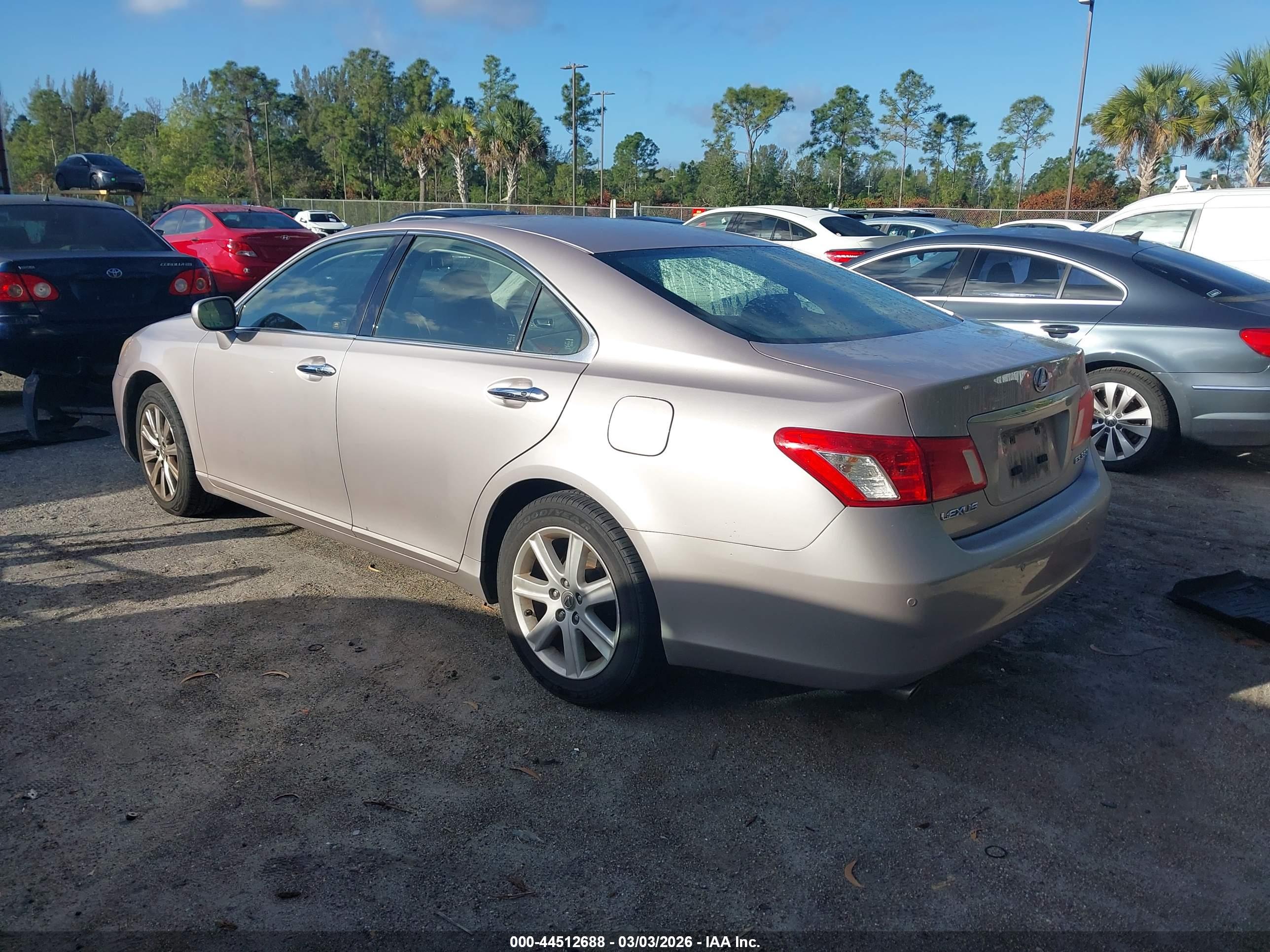 LEXUS ES image 3