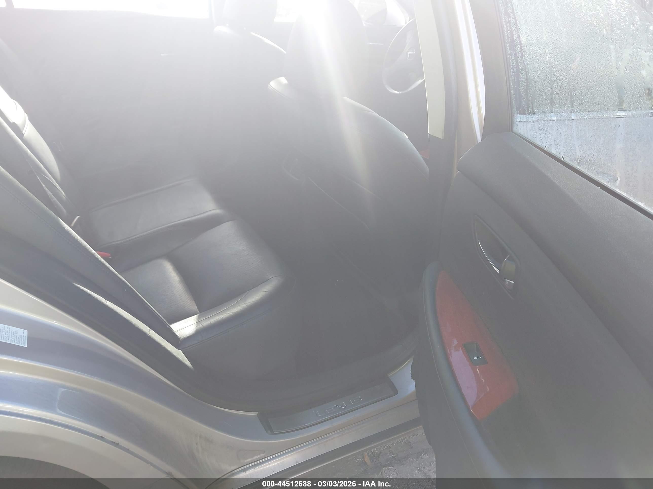 LEXUS ES image 8