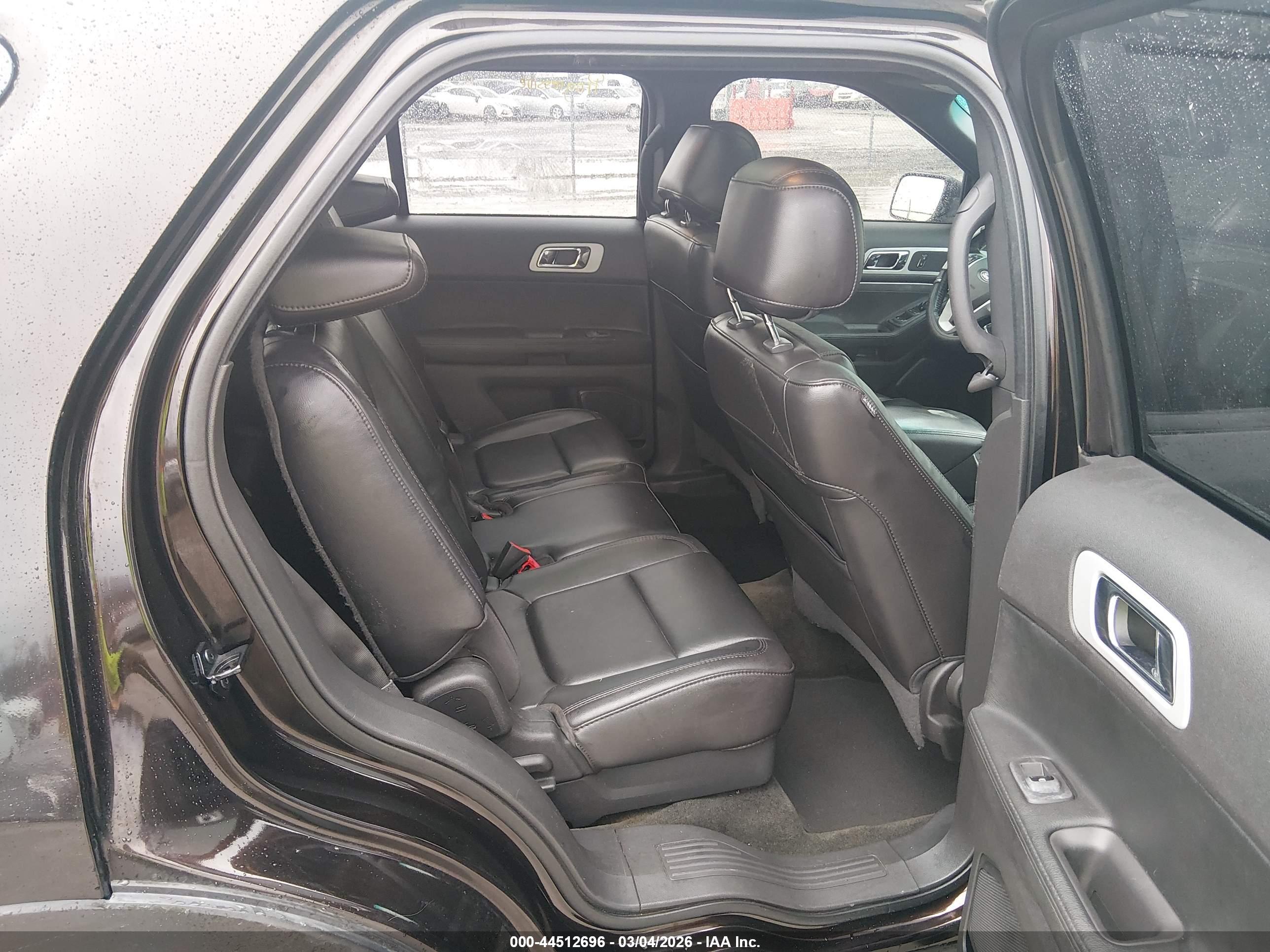 FORD EXPLORER image 8