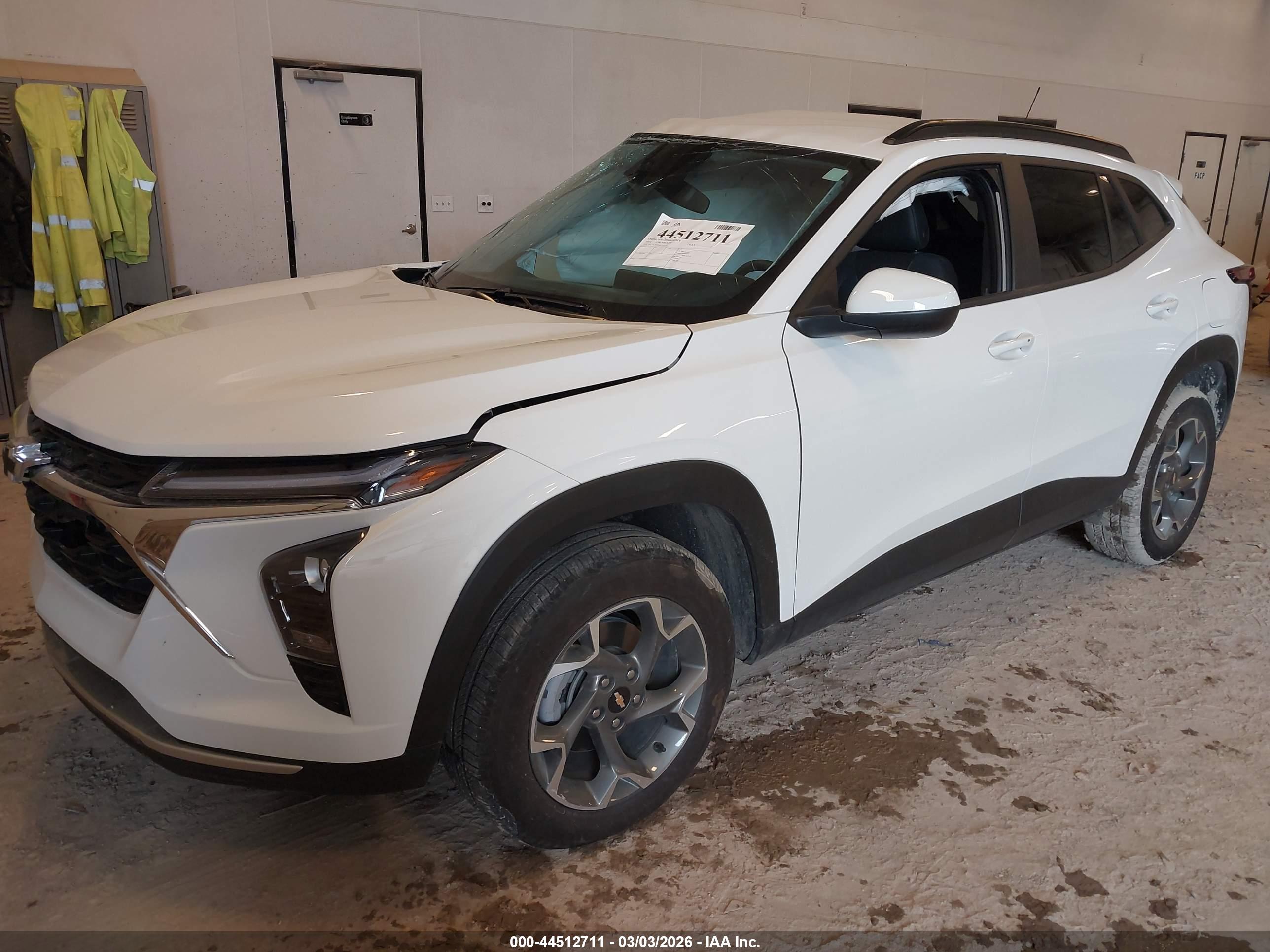 CHEVROLET TRAX image 2