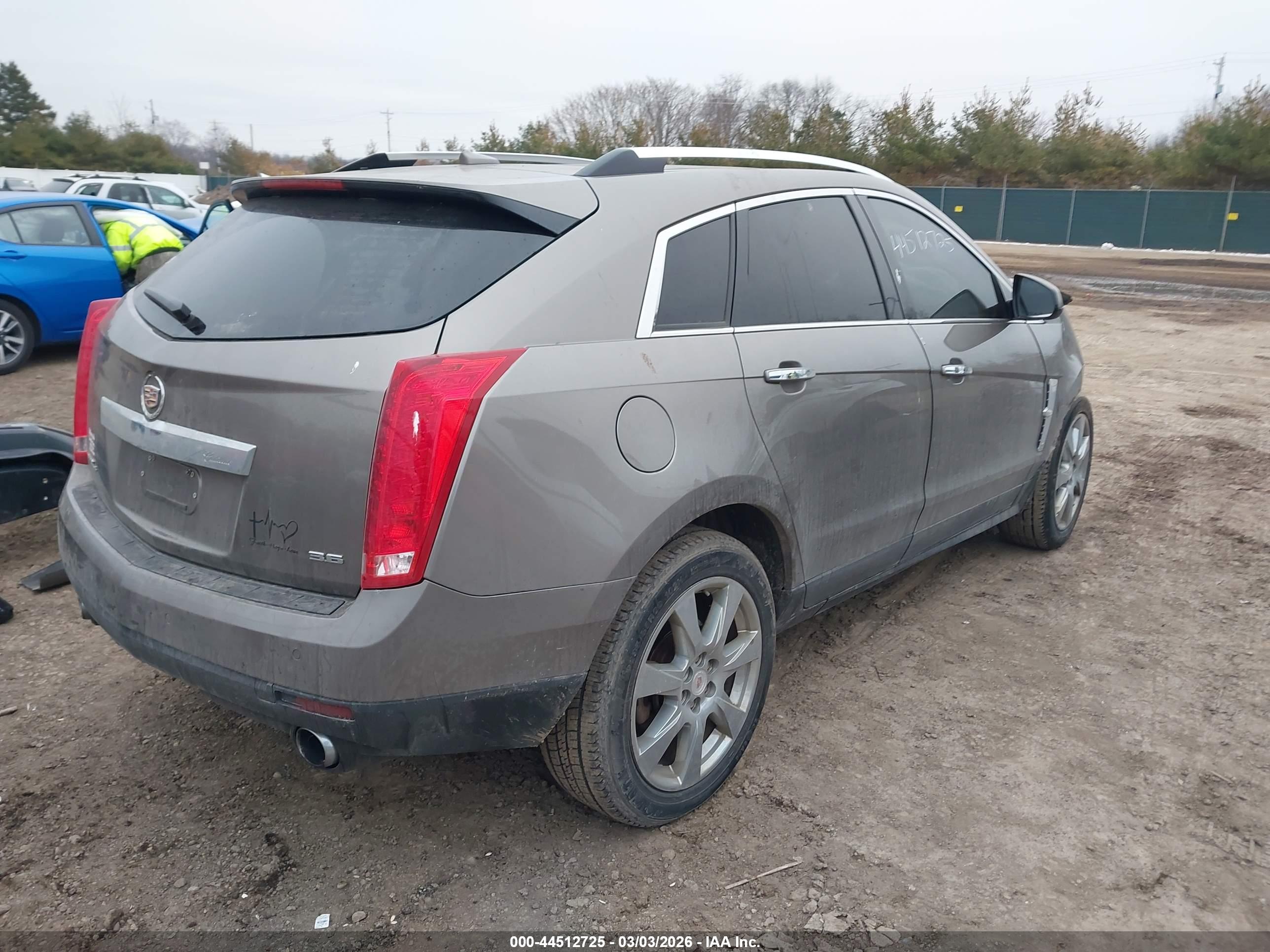 CADILLAC SRX image 4