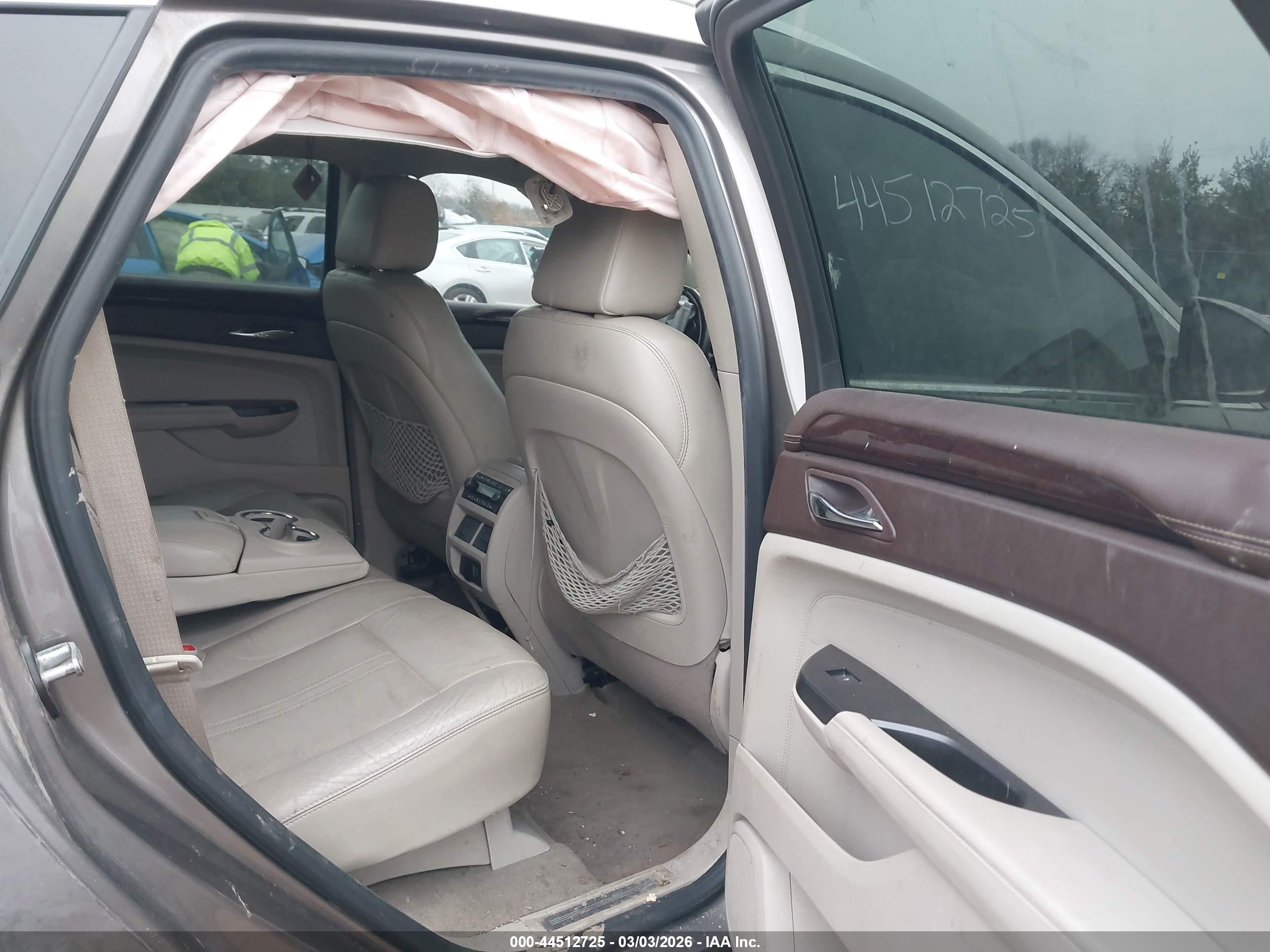 CADILLAC SRX image 8