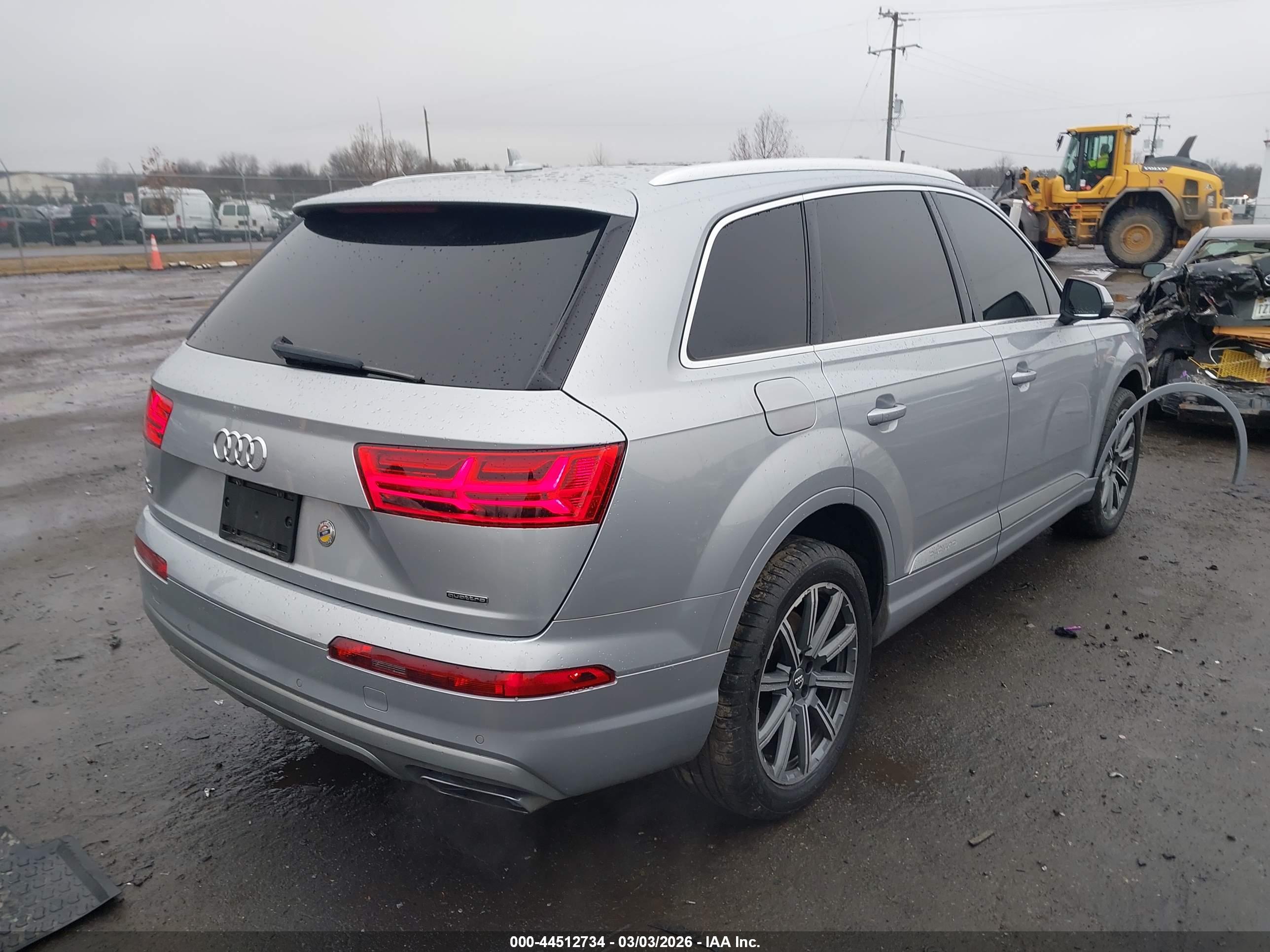 AUDI Q7 image 4