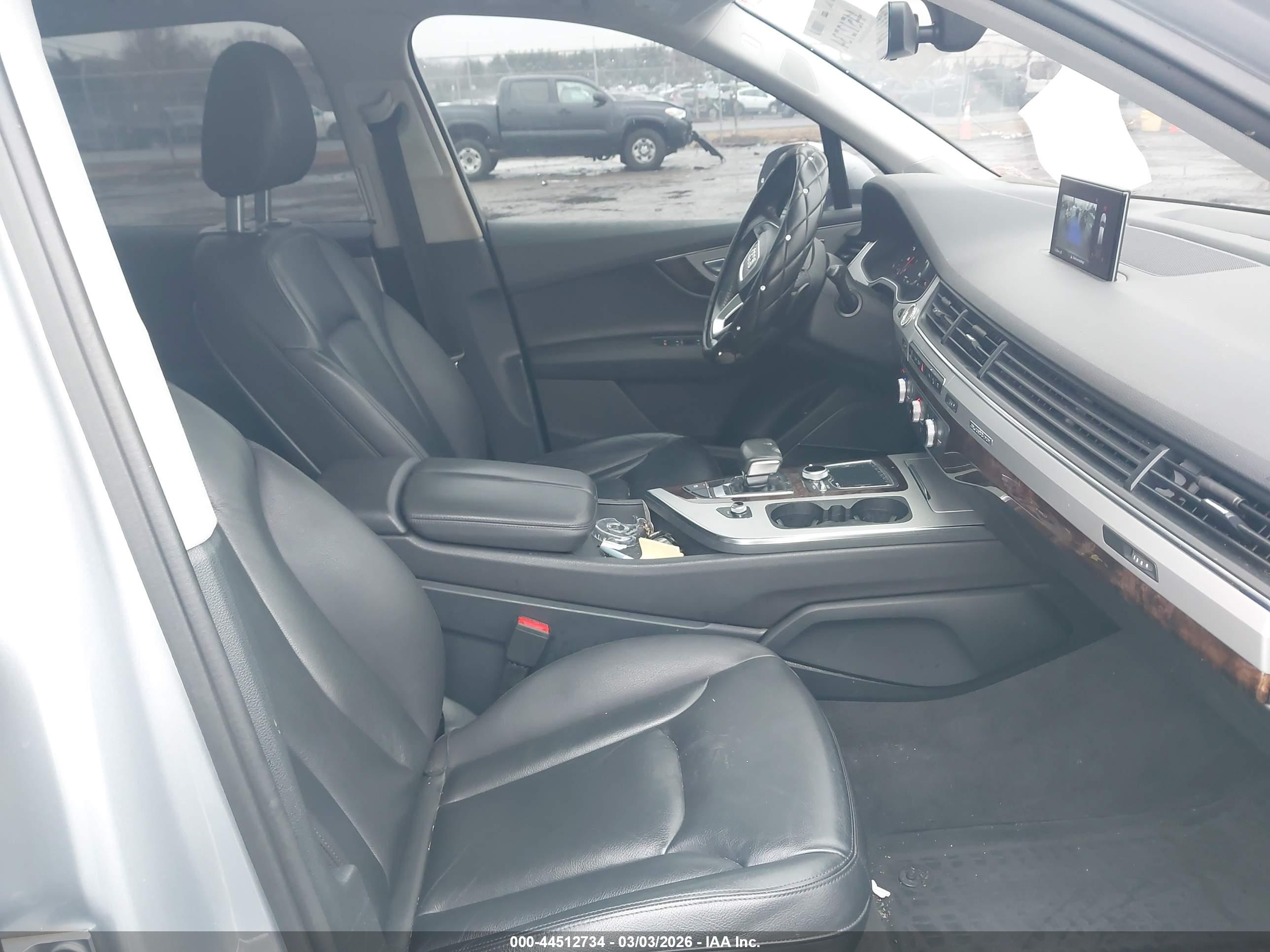 AUDI Q7 image 5