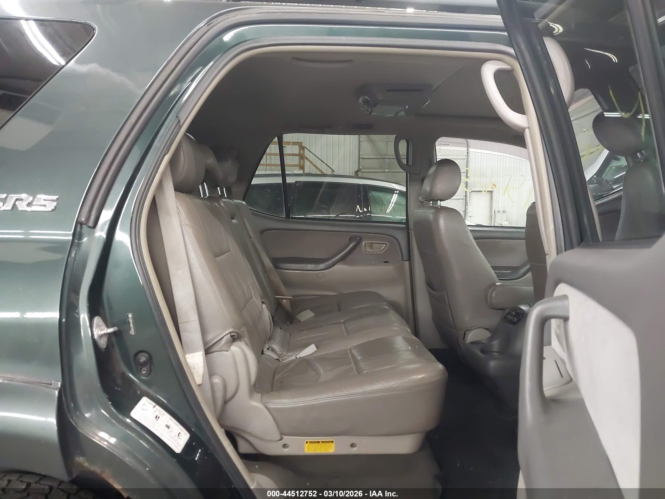 TOYOTA SEQUOIA image 8