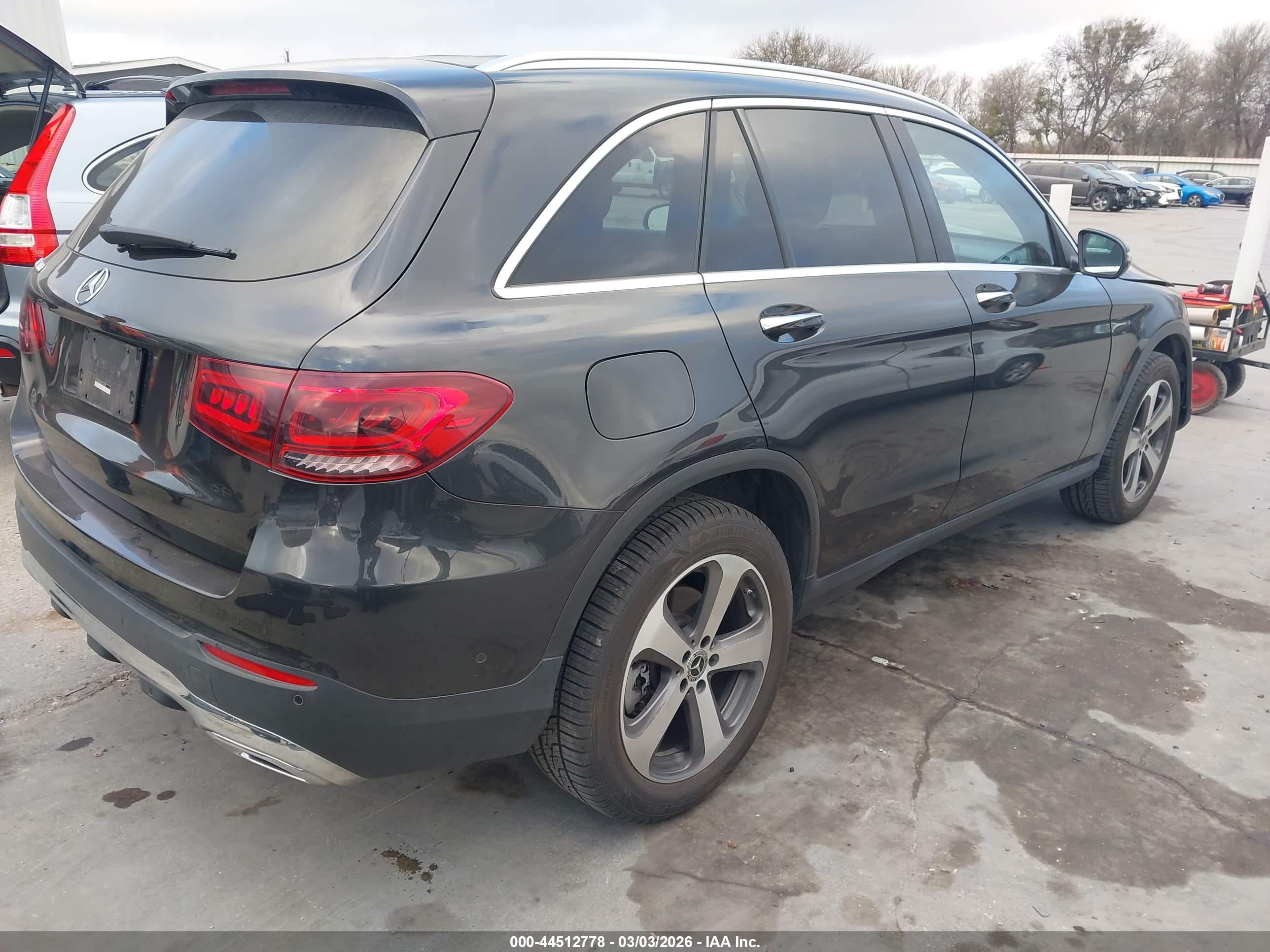 MERCEDES-BENZ GLC image 4