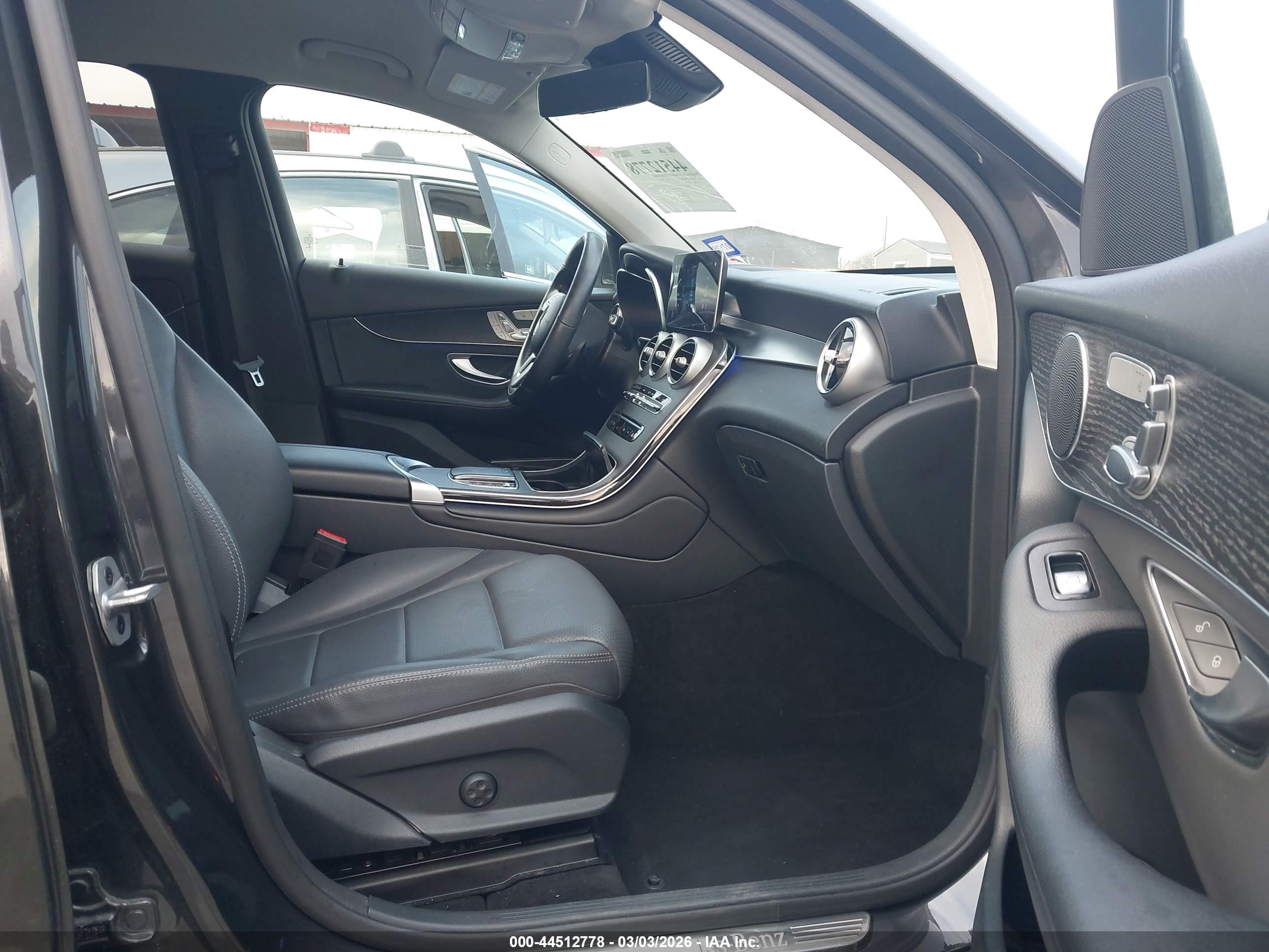 MERCEDES-BENZ GLC image 5