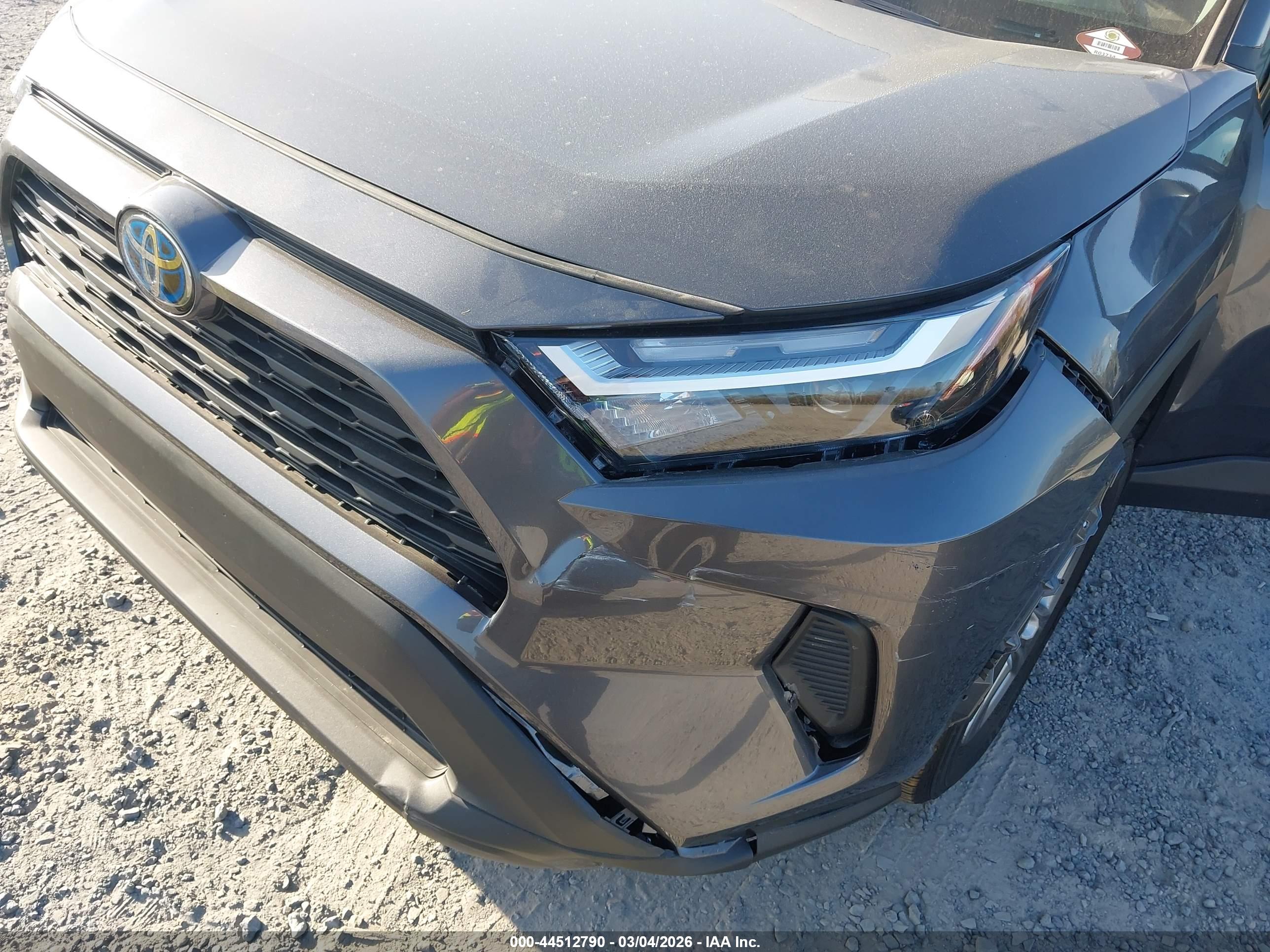 TOYOTA RAV4 image 6