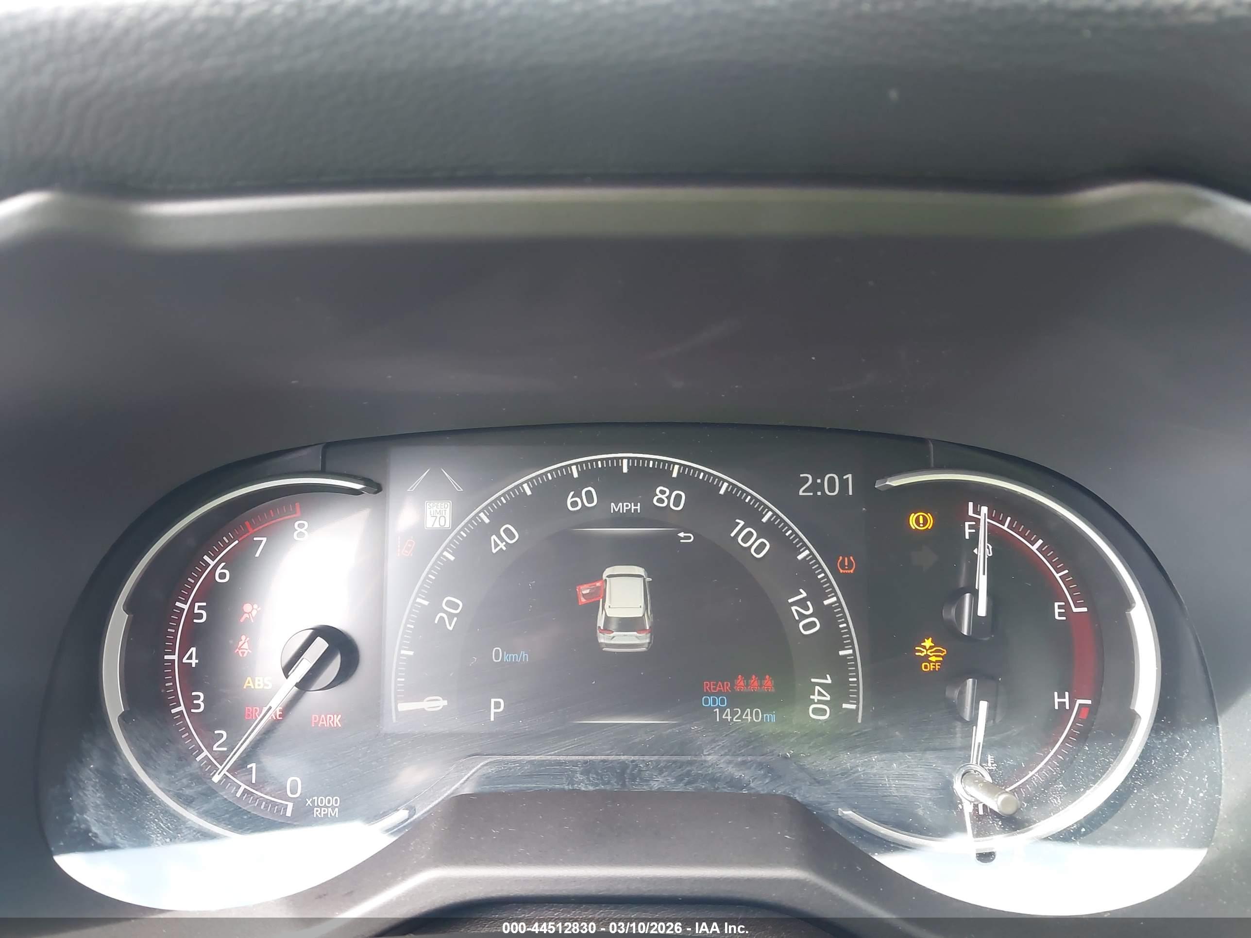 TOYOTA RAV4 image 7