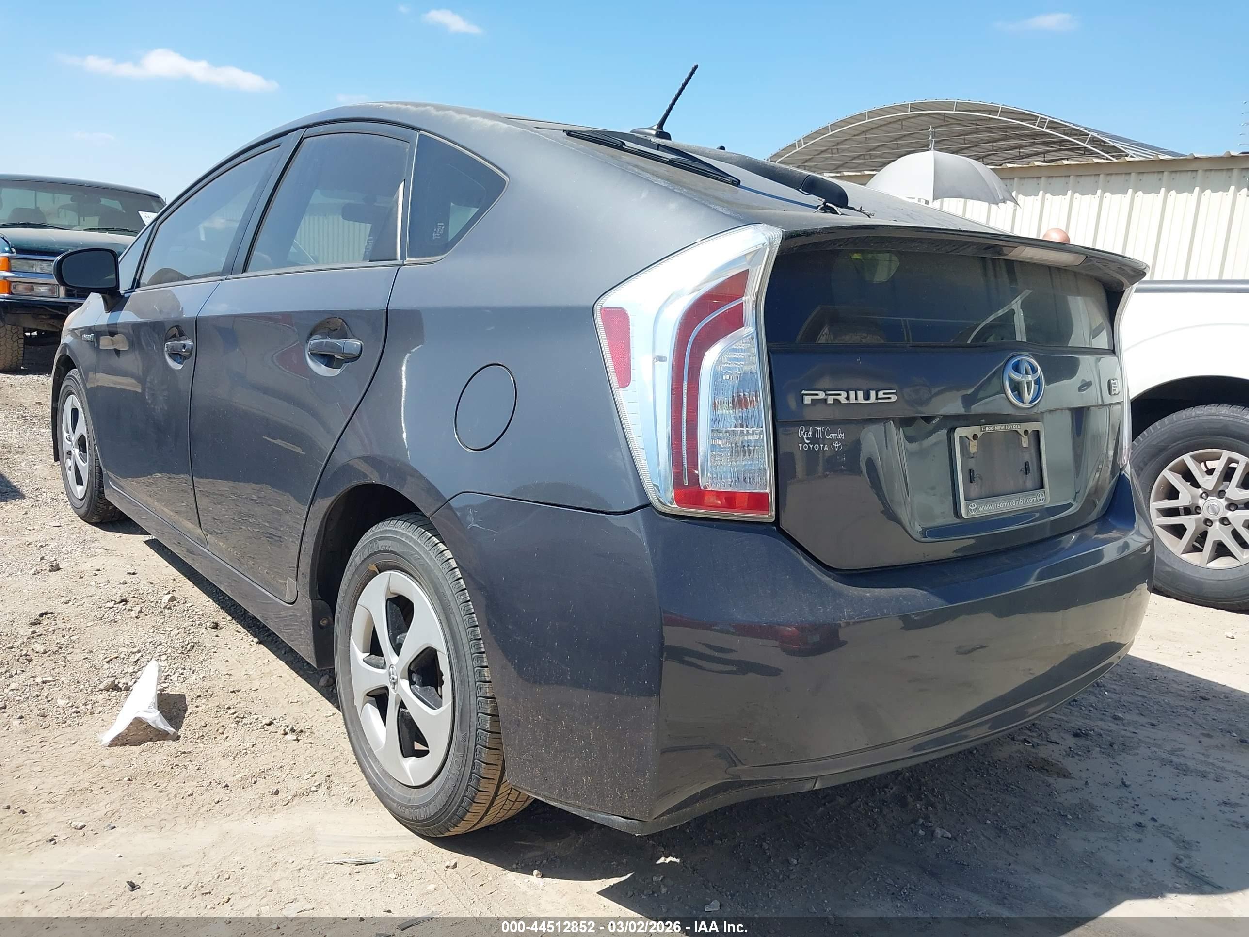 TOYOTA PRIUS image 3