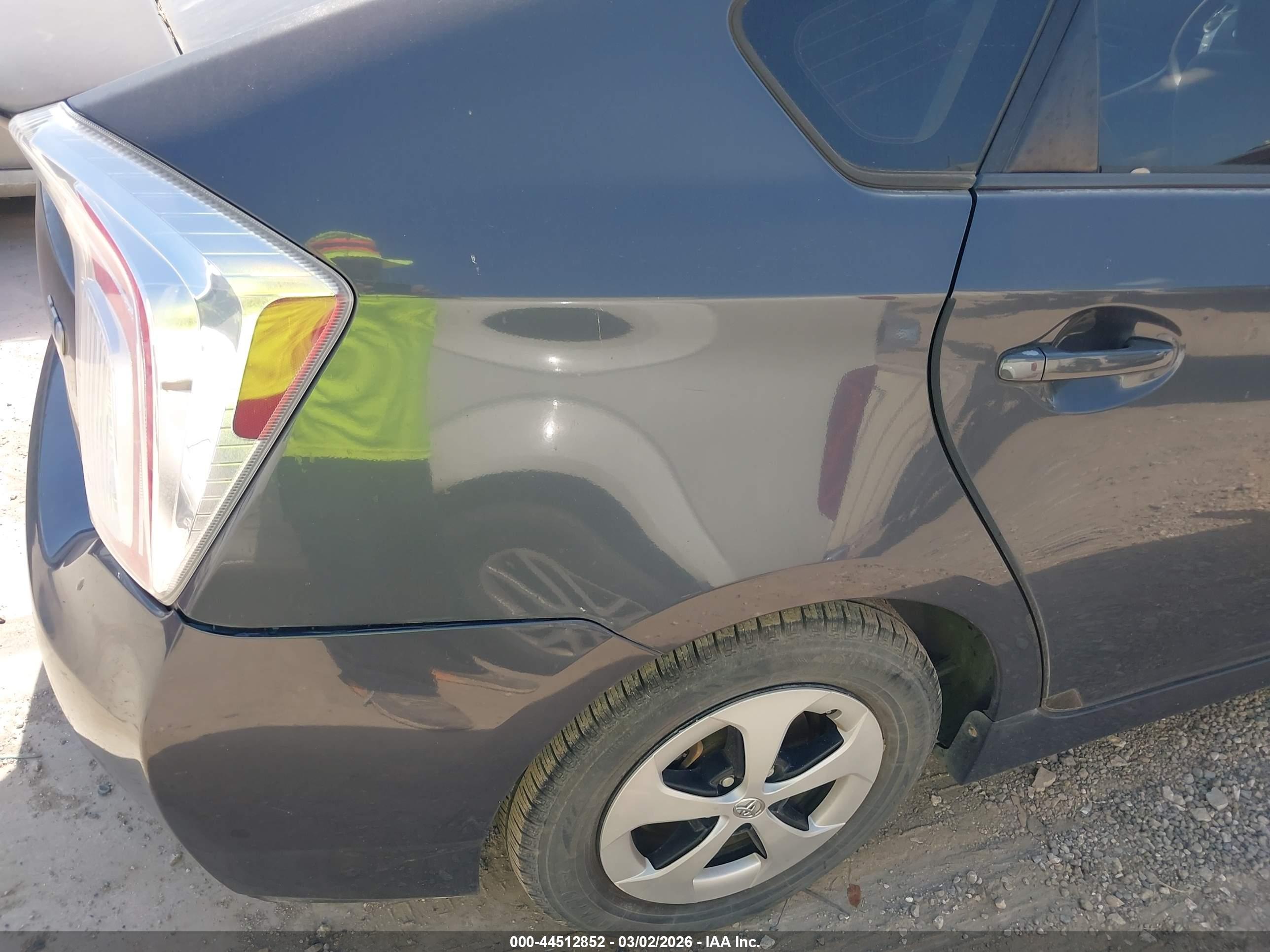 TOYOTA PRIUS image 6