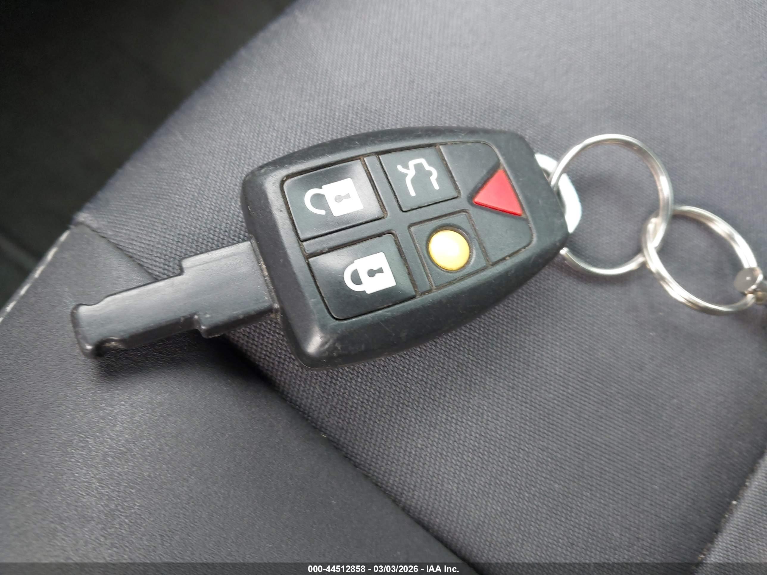 VOLVO S40 image 11