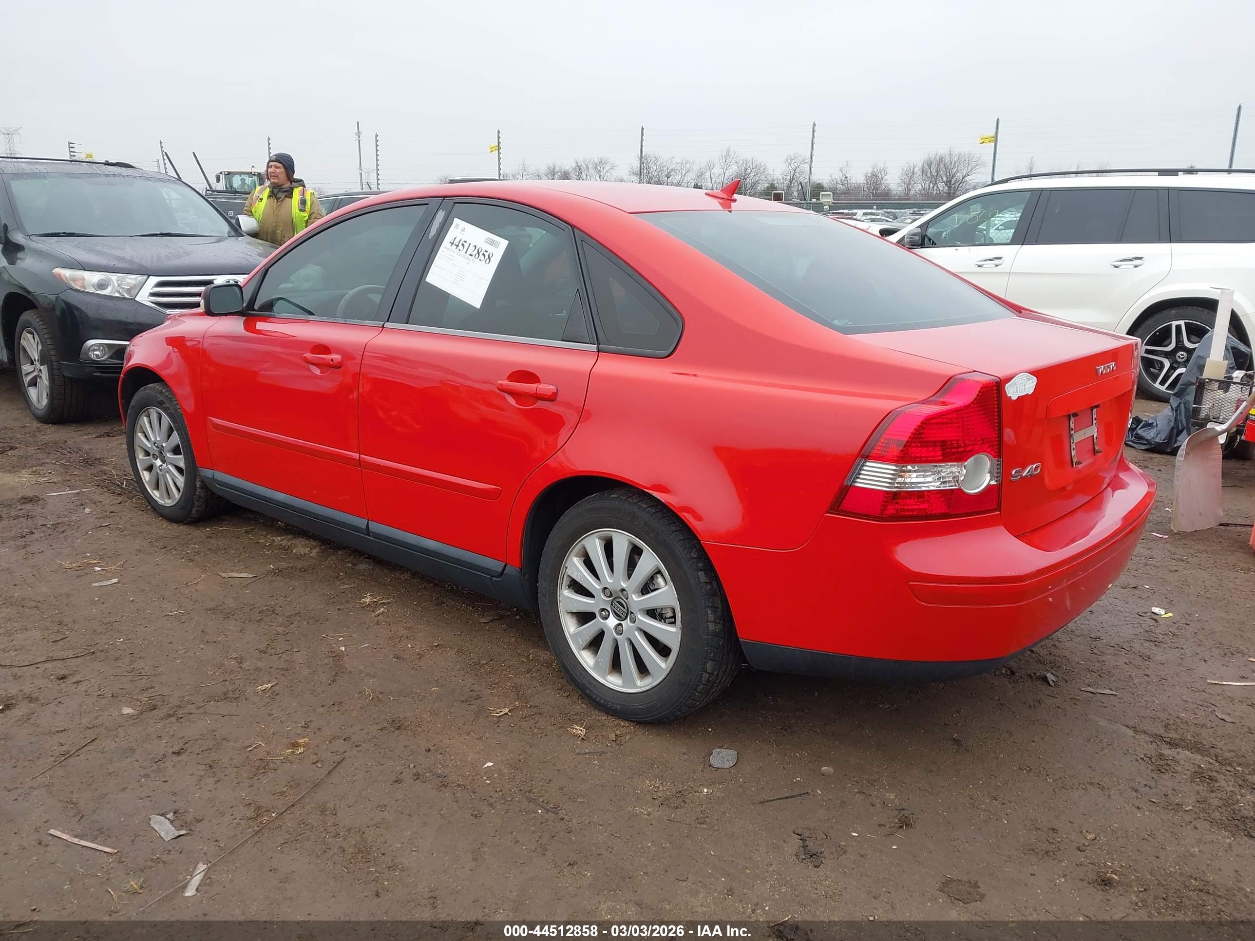 VOLVO S40 image 3