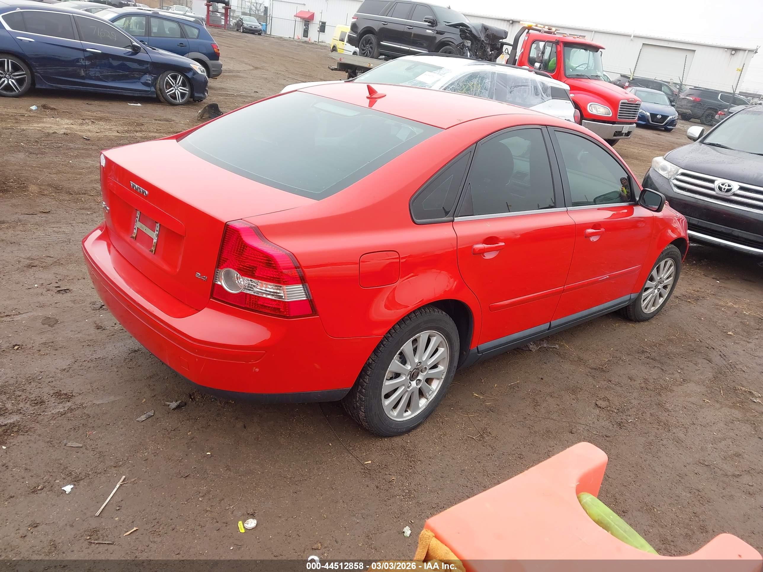 VOLVO S40 image 4