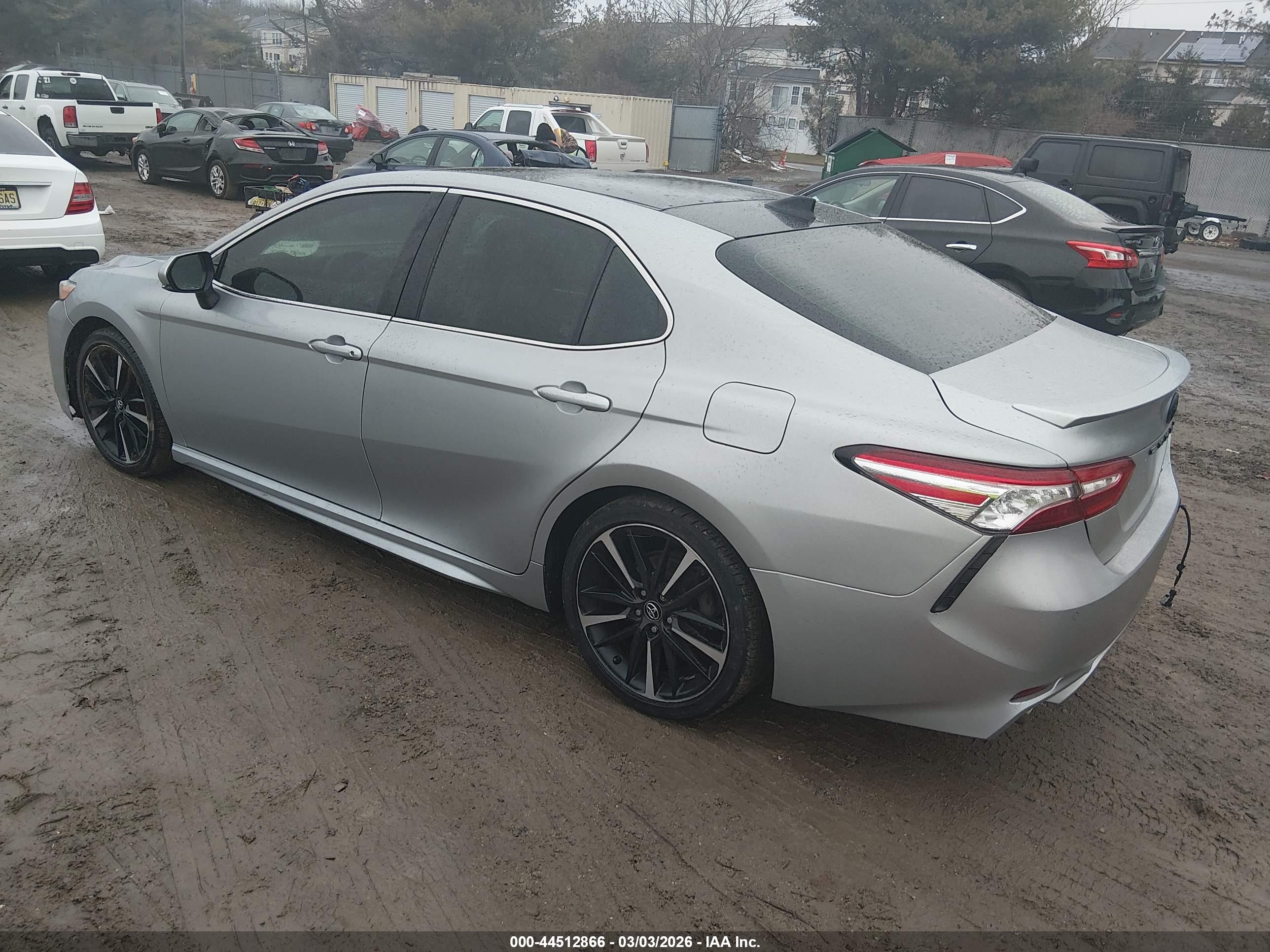 TOYOTA CAMRY image 3