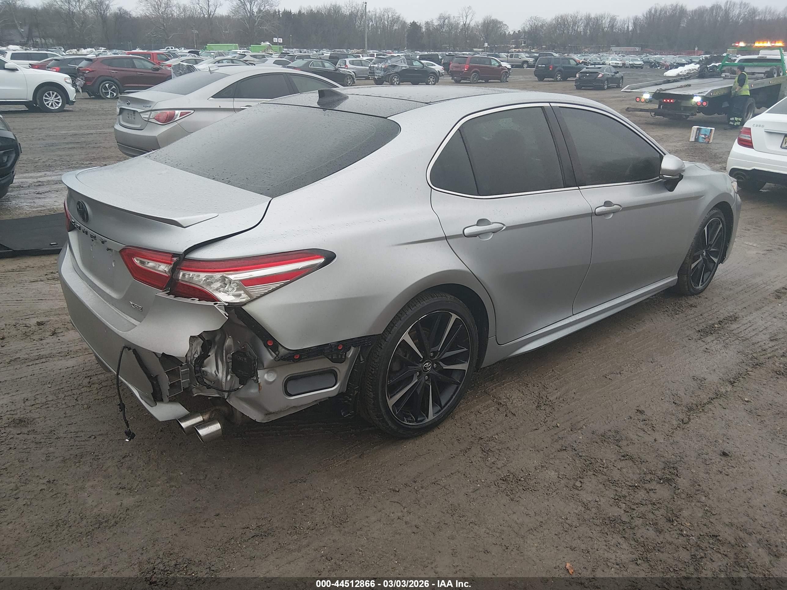 TOYOTA CAMRY image 4