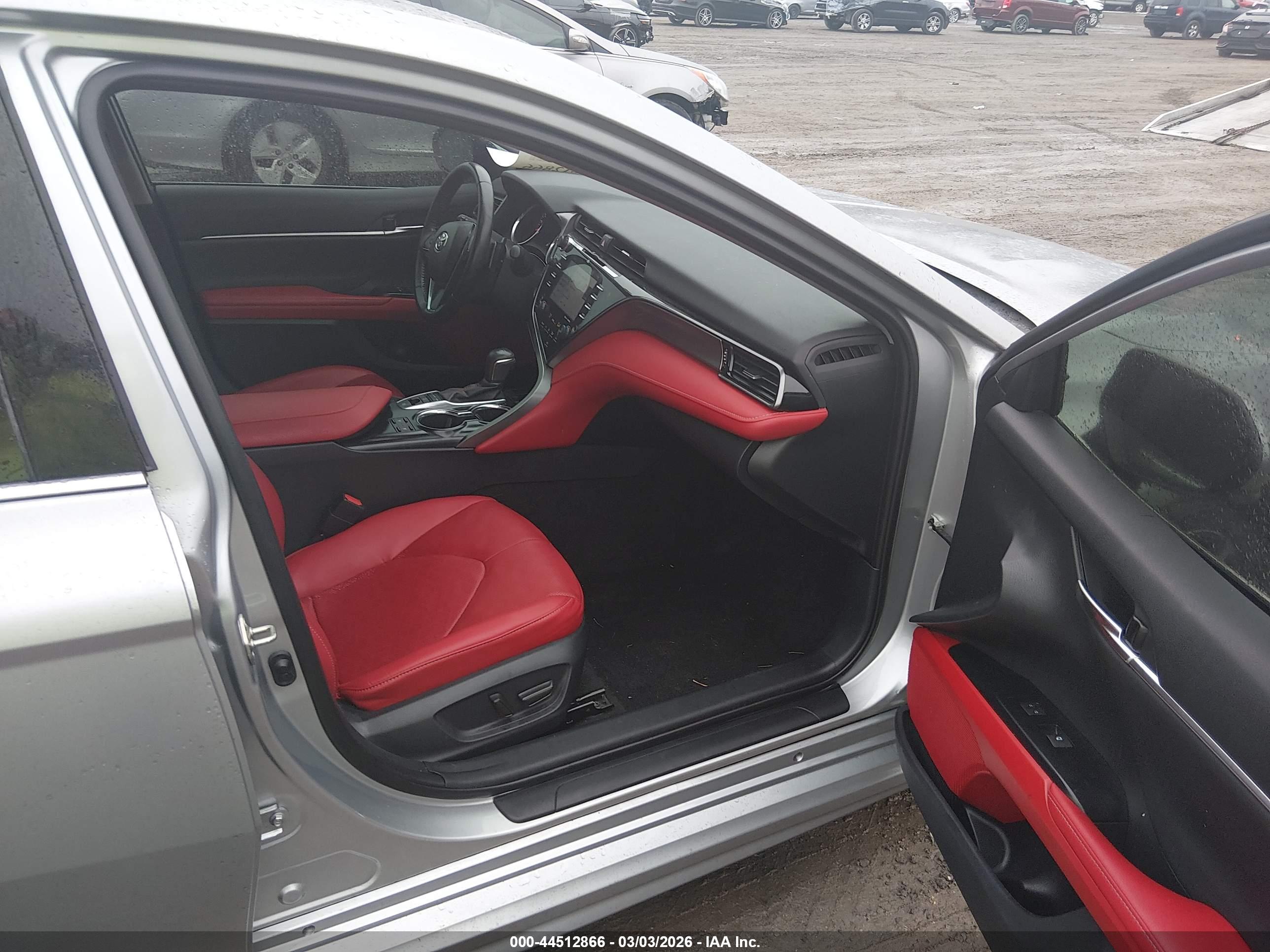 TOYOTA CAMRY image 5