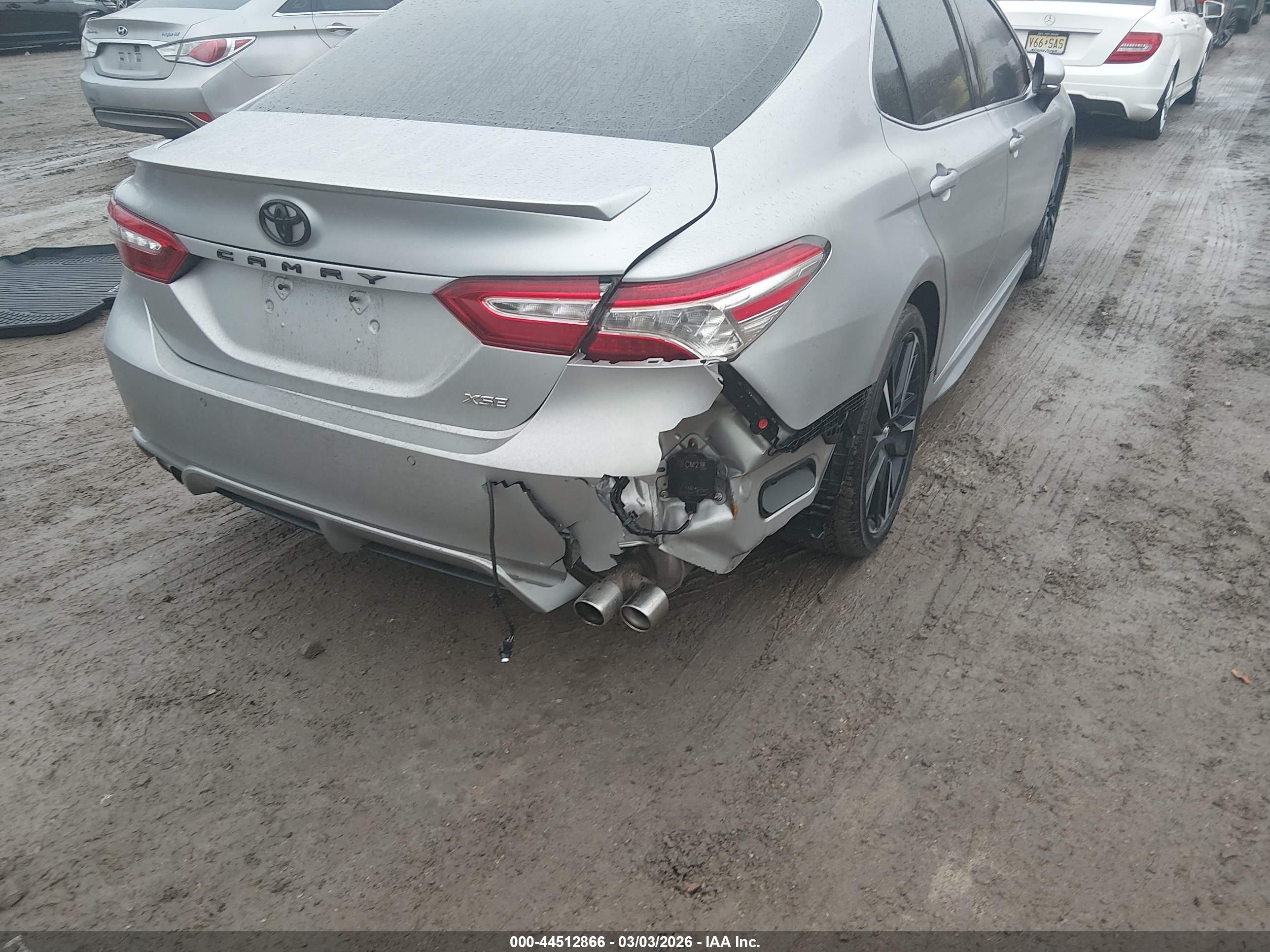 TOYOTA CAMRY image 6