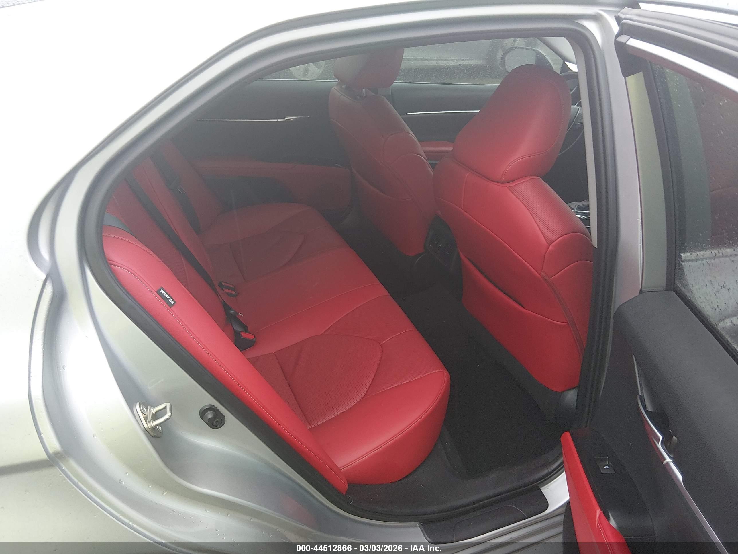 TOYOTA CAMRY image 8